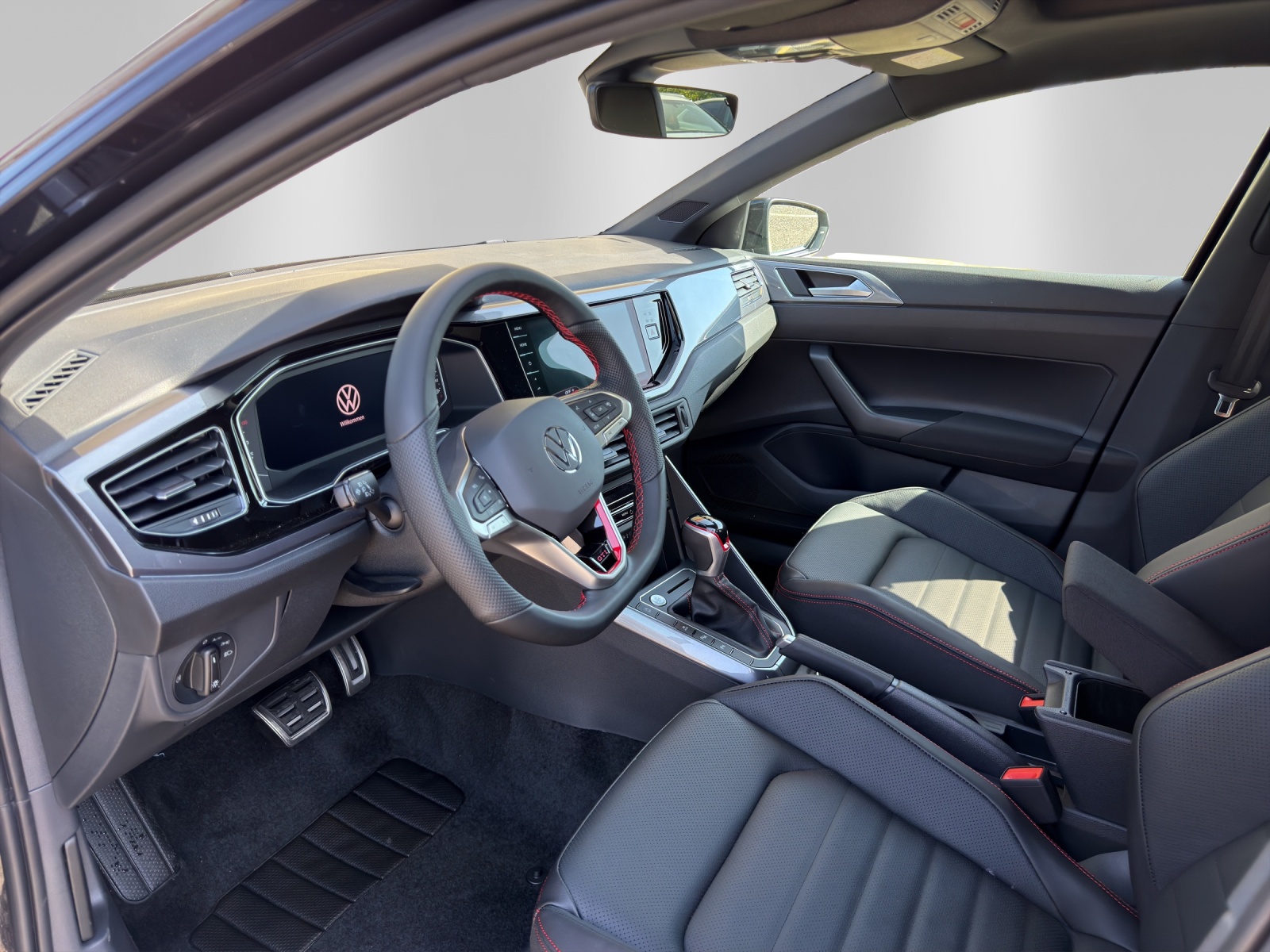 VW Polo 2.0 TSI GTI DSG-image-8