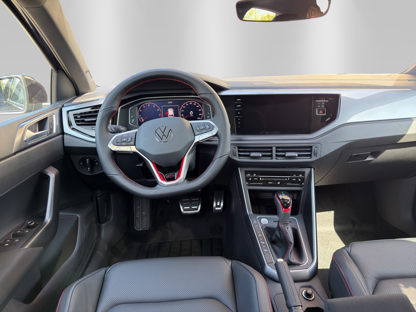 VW Polo 2.0 TSI GTI DSG-image-9