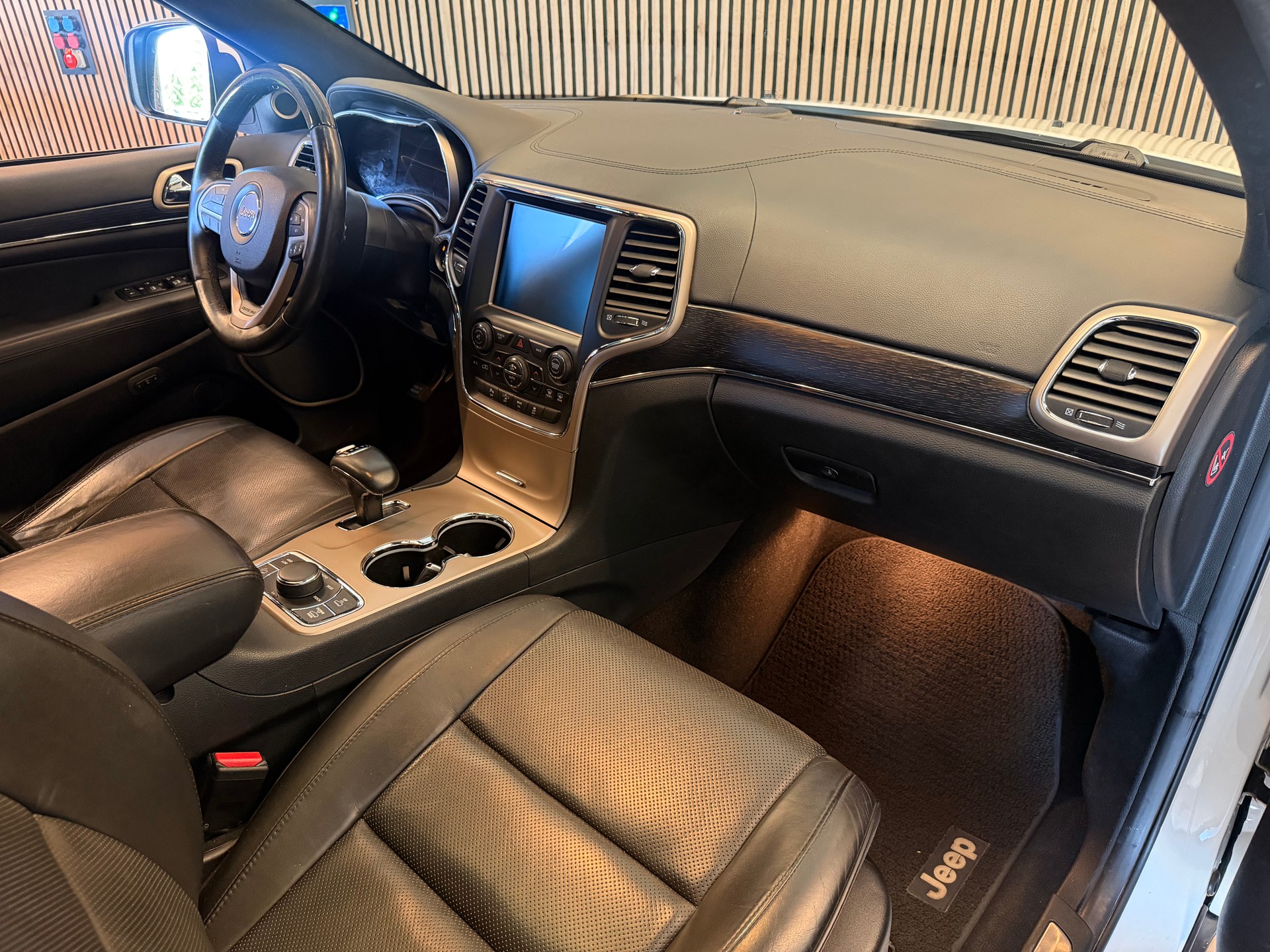 JEEP Grand Cherokee 3.0 CRD 250 Summit-image-13