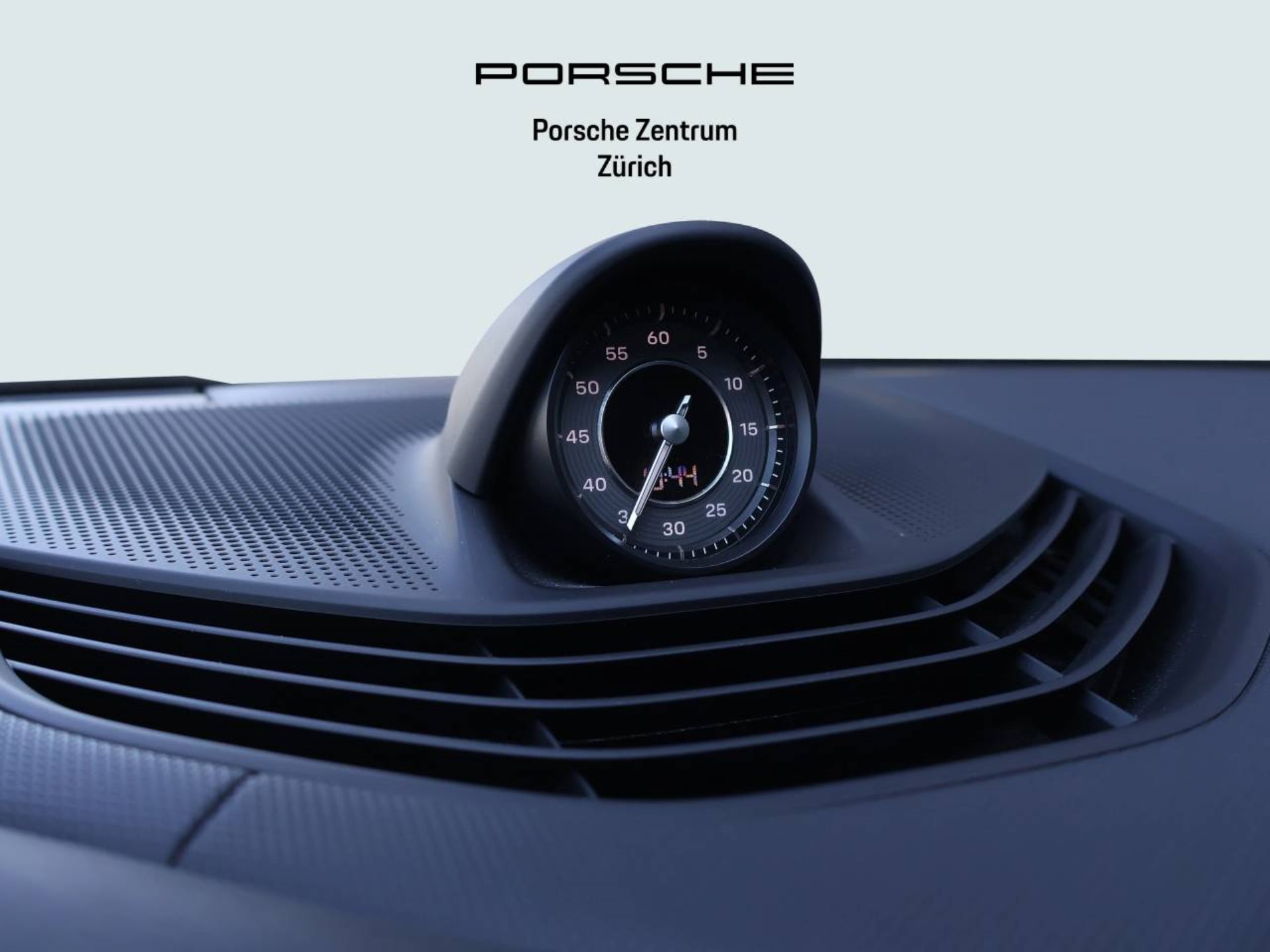 PORSCHE Taycan-image-25