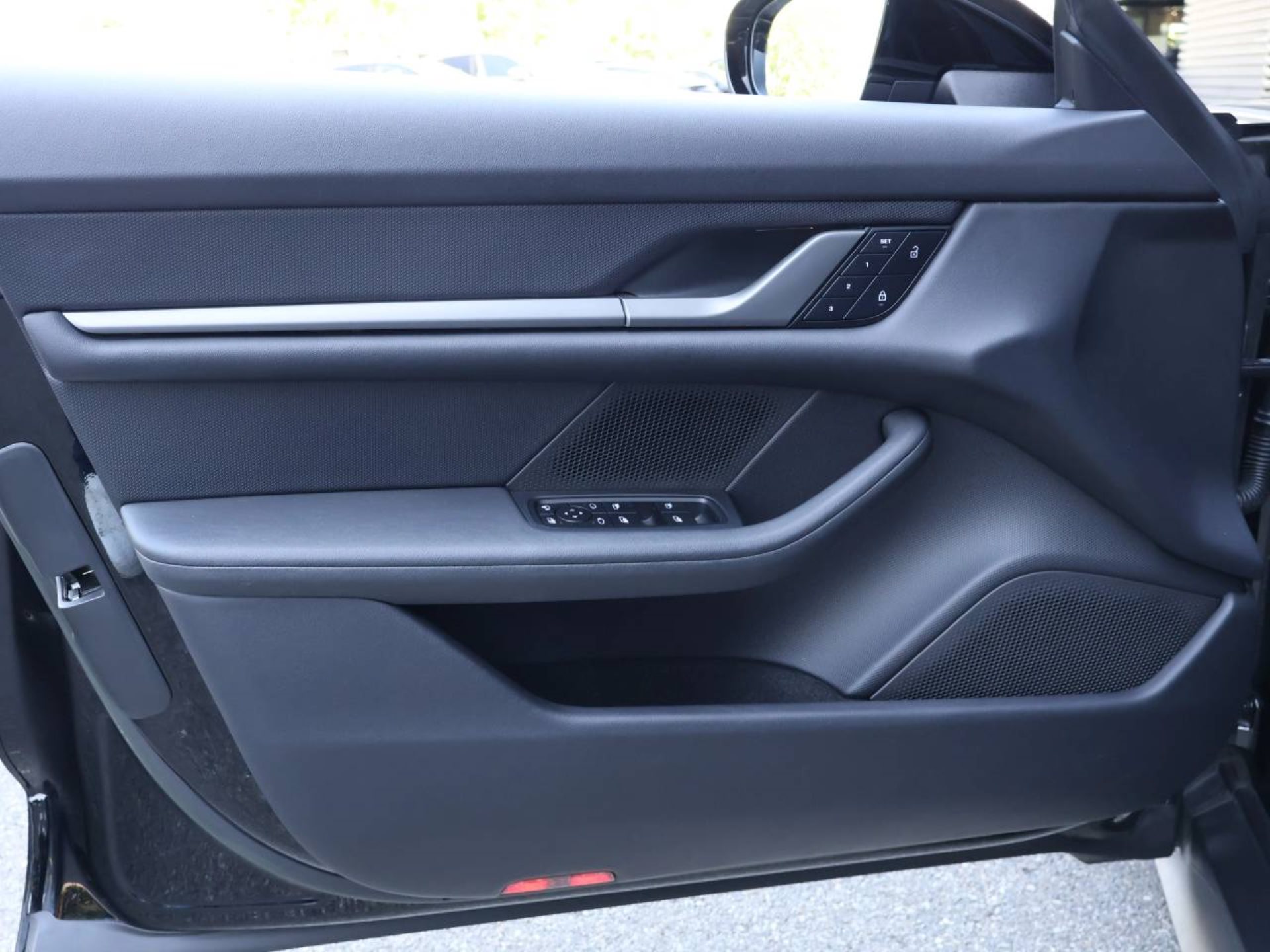 PORSCHE Taycan-image-28
