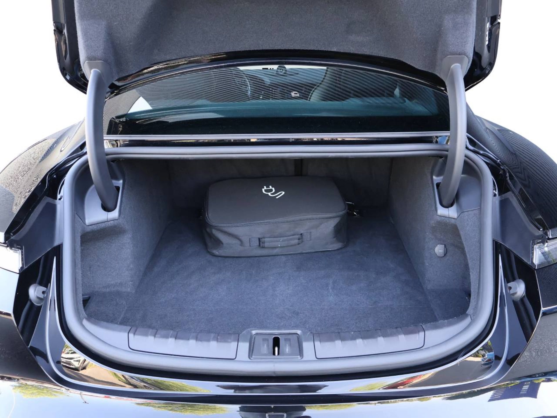 PORSCHE Taycan-image-33