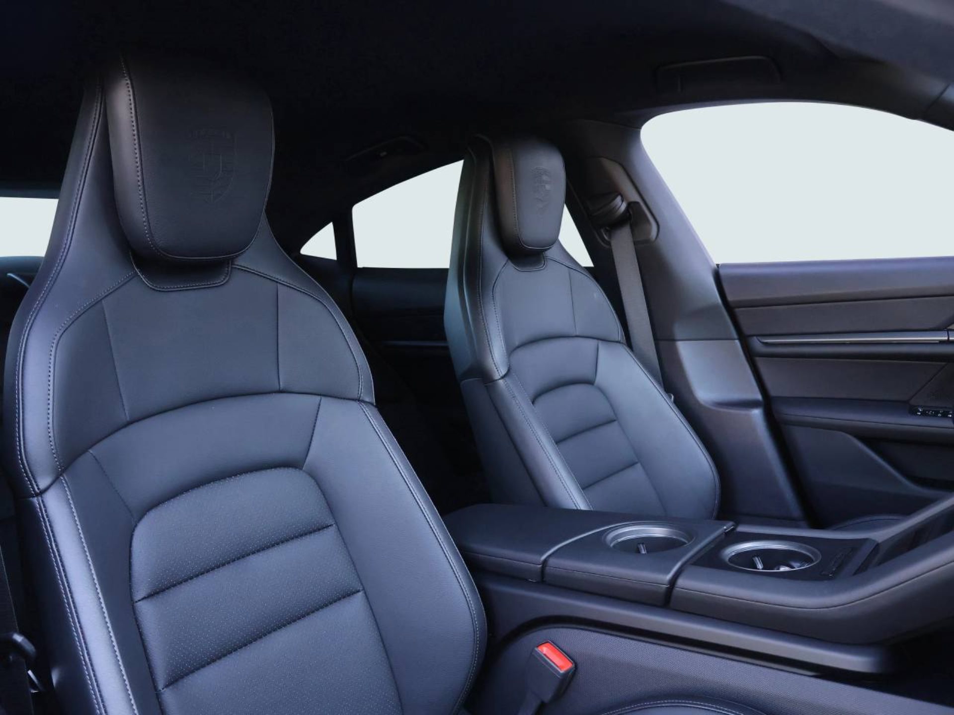 PORSCHE Taycan-image-14