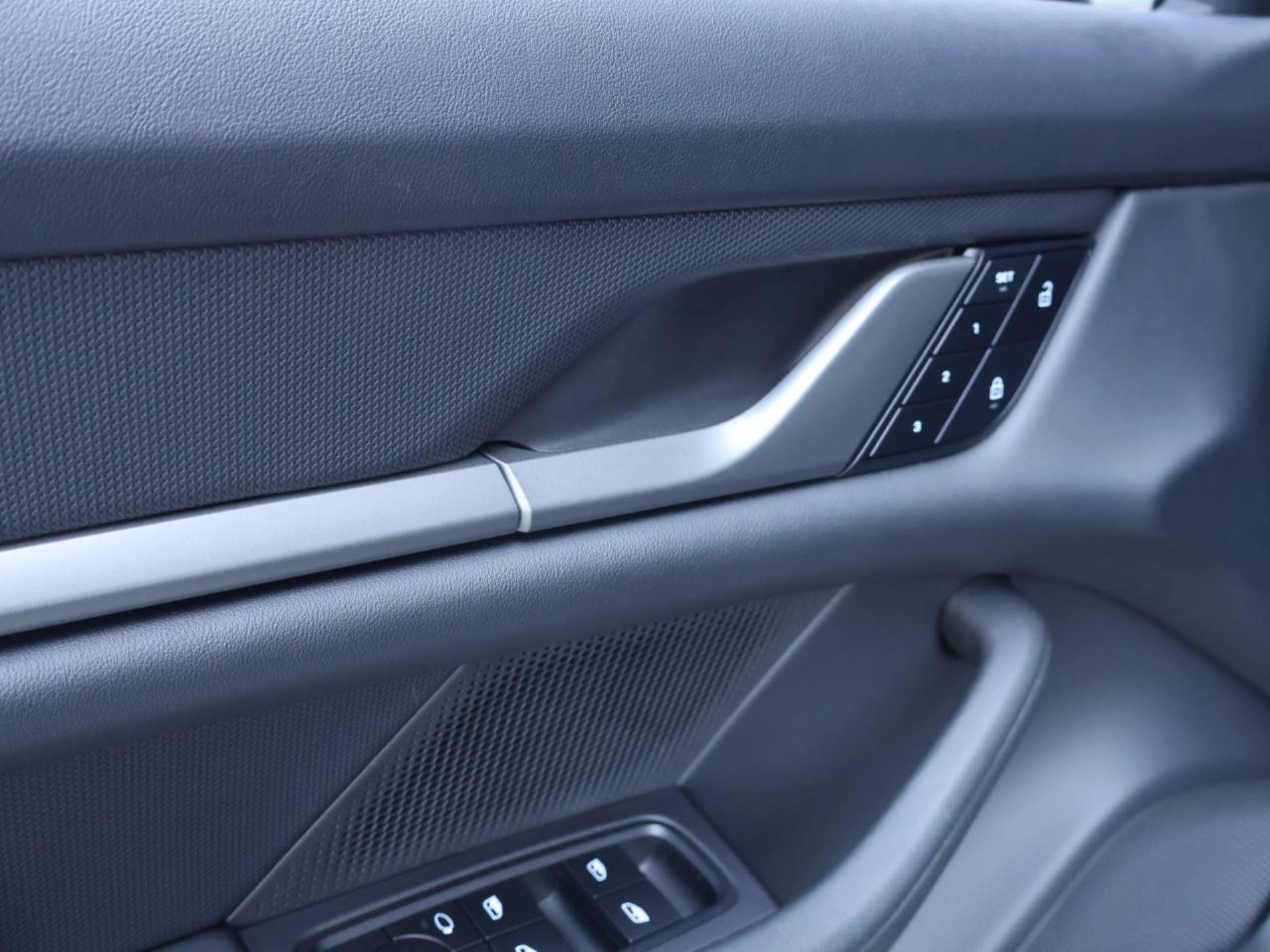 PORSCHE Taycan-image-29