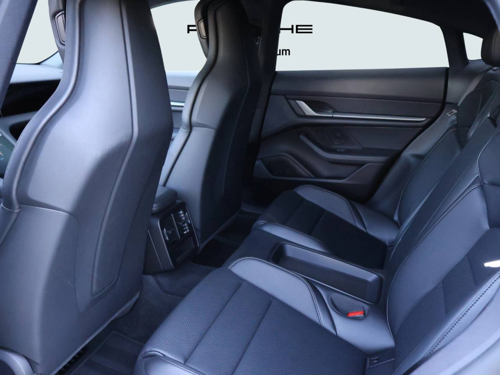 PORSCHE Taycan-image-17