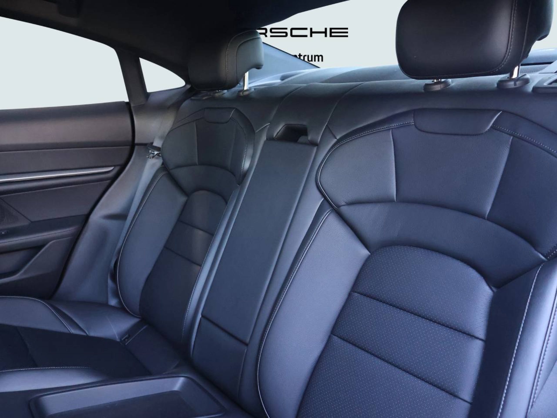 PORSCHE Taycan-image-15
