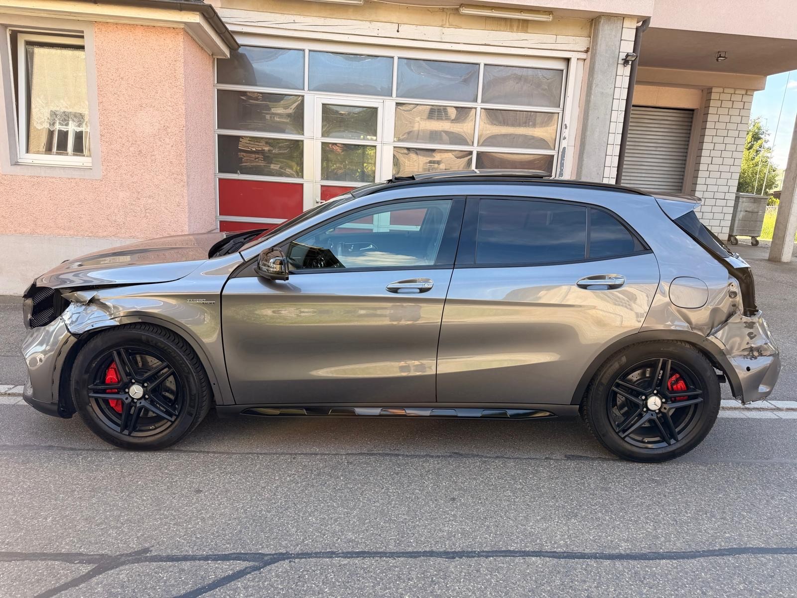 MERCEDES-BENZ GLA 45 AMG 4Matic 7G-DCT-image-5