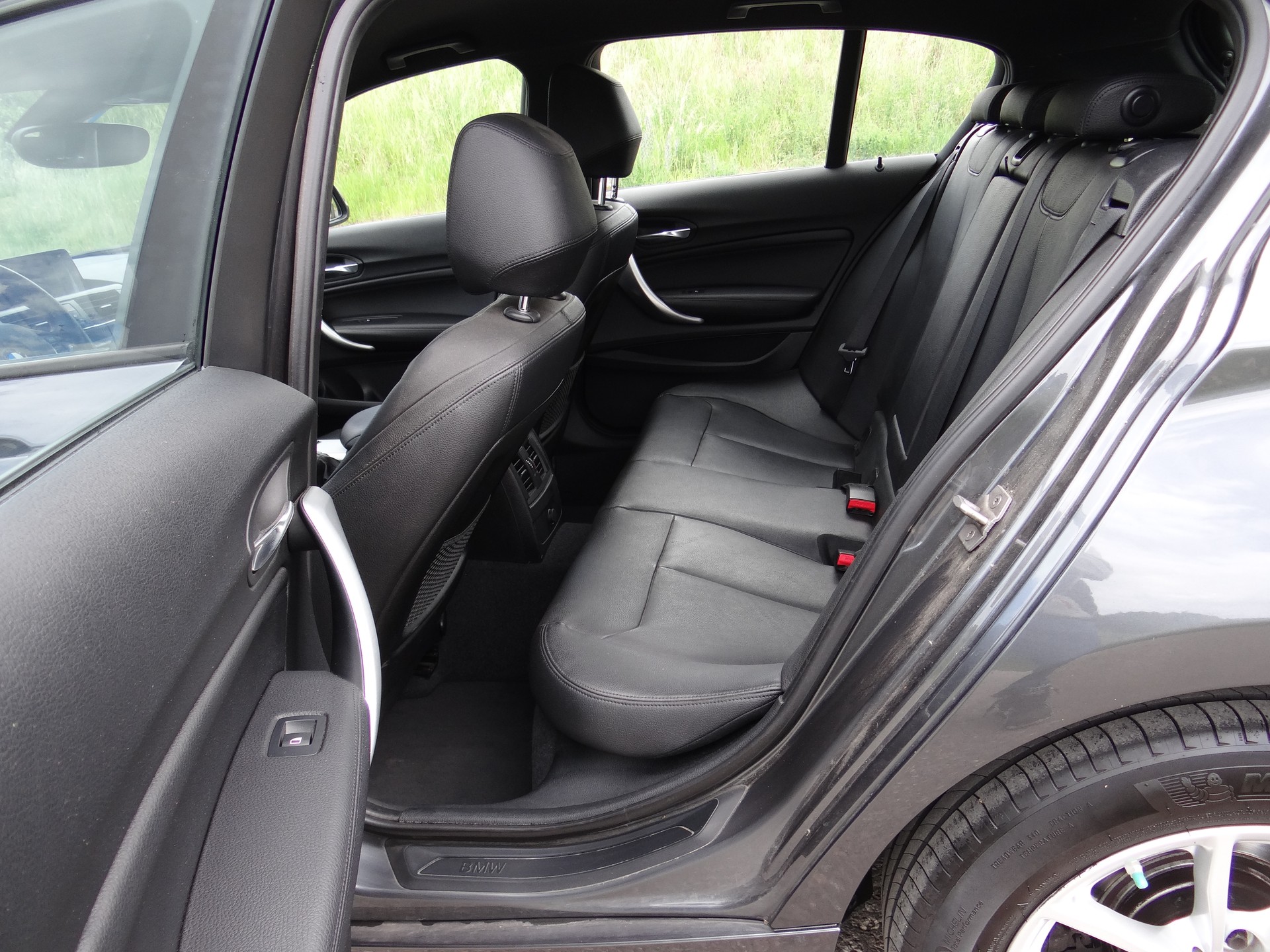 BMW 120d xDrive Sport Line Steptronic-image-10