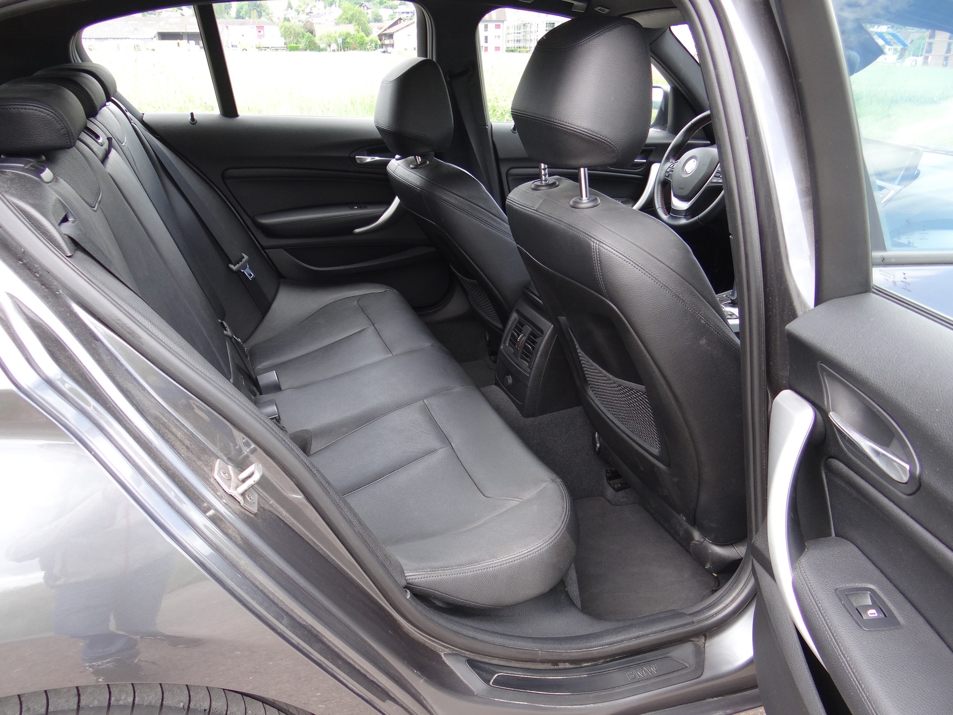 BMW 120d xDrive Sport Line Steptronic-image-12