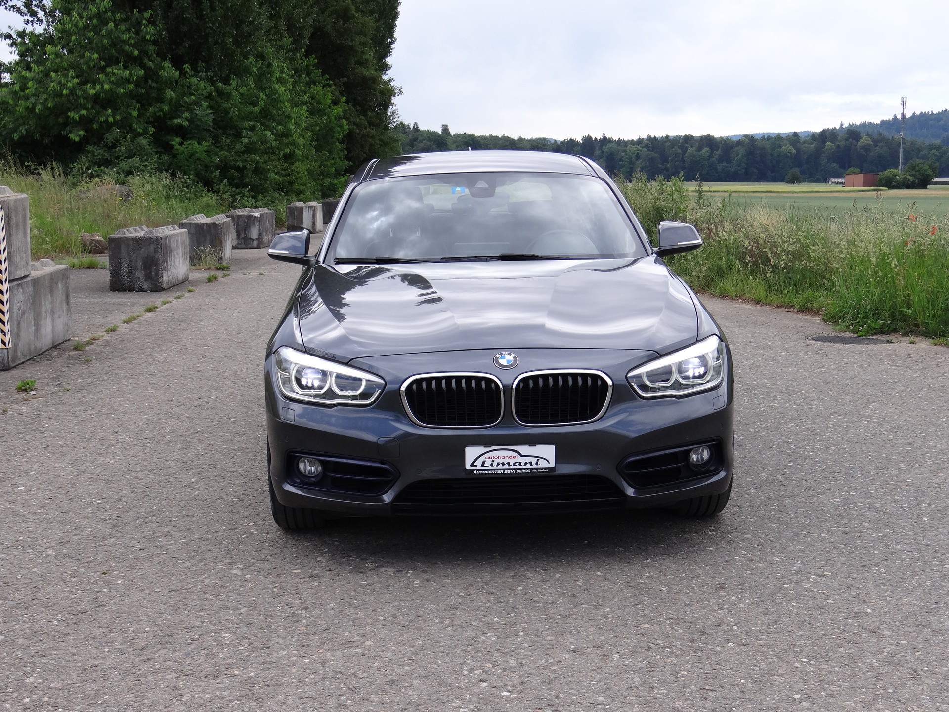 BMW 120d xDrive Sport Line Steptronic-showroom-element-2
