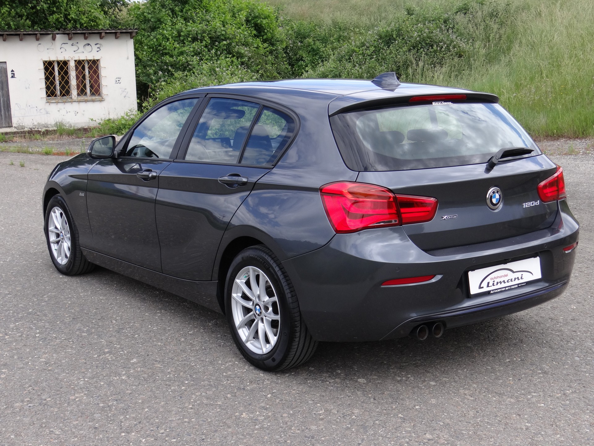 BMW 120d xDrive Sport Line Steptronic-image-7