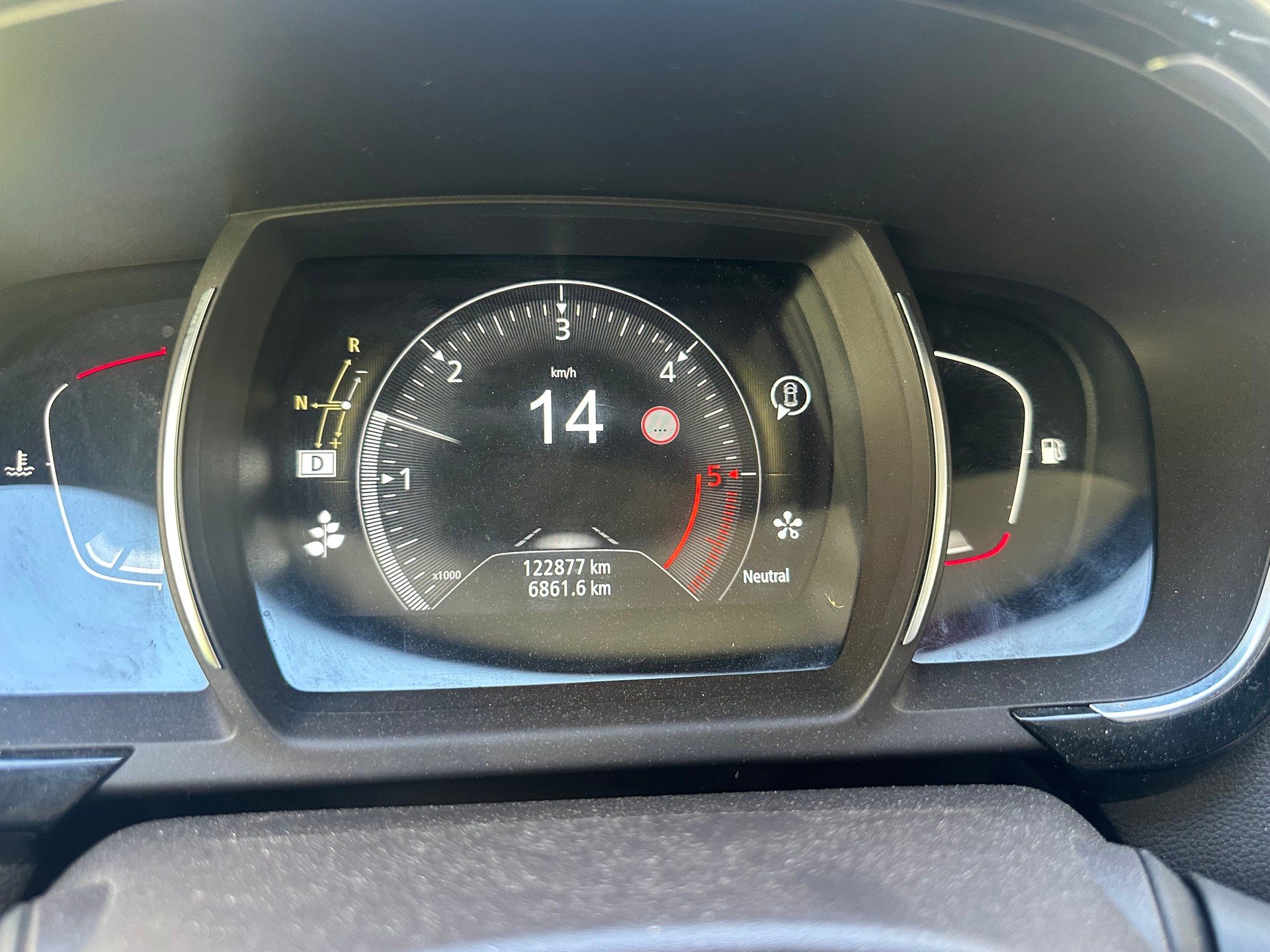 RENAULT Espace 1.6 dCi Initiale Paris EDC-image-5
