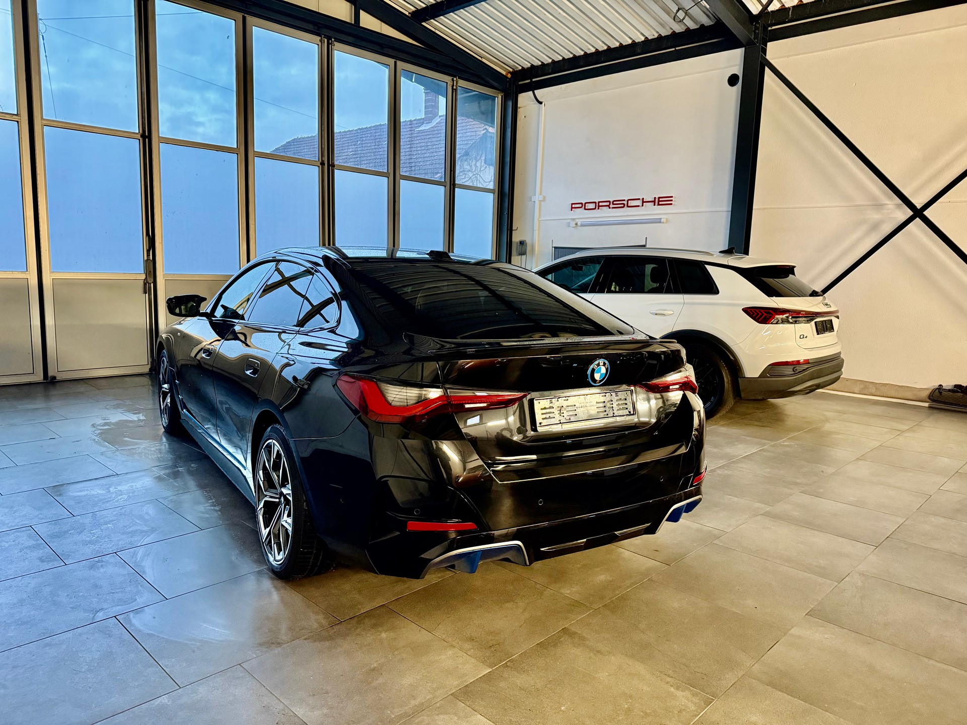 BMW i4 M50 M Sport Pro-image-1