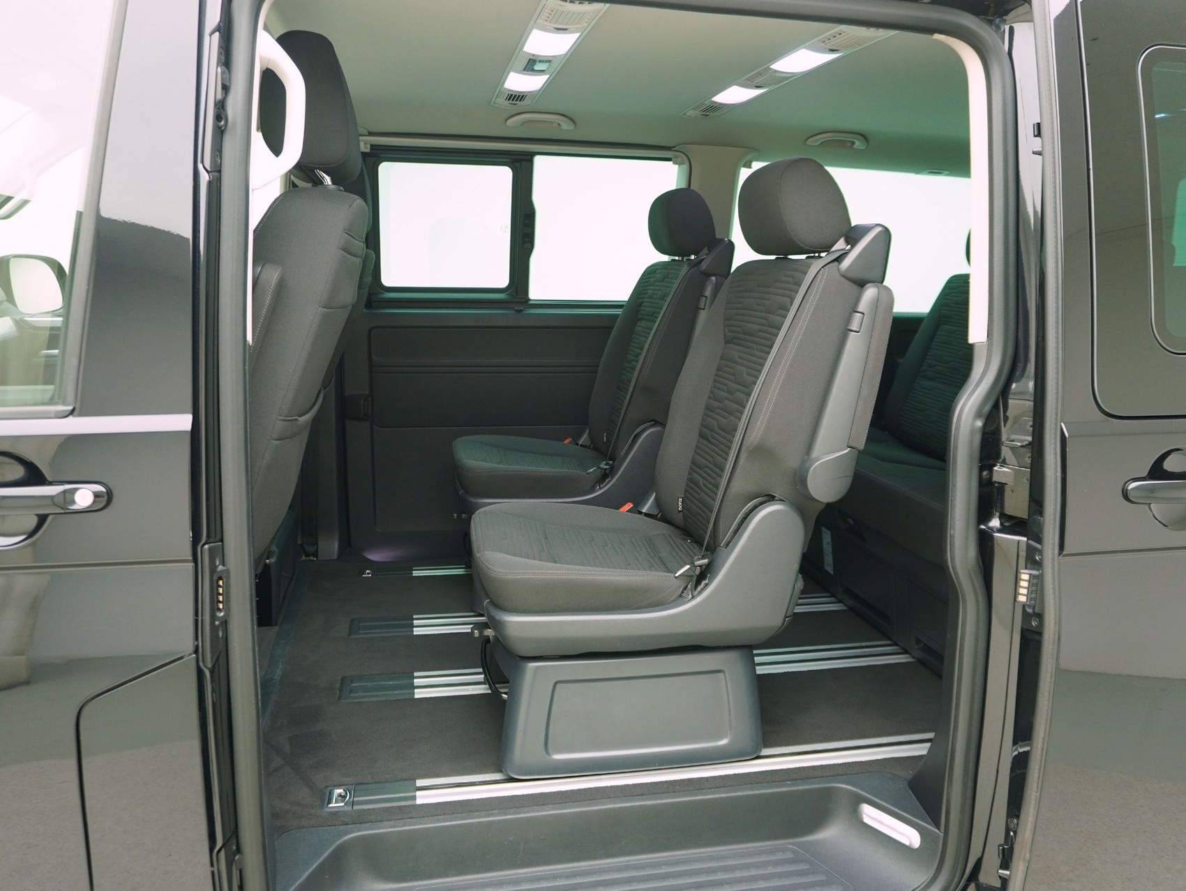 VW T6.1 Multivan 3400 2.0 TDI DSG Comfortline 4Motion-image-13