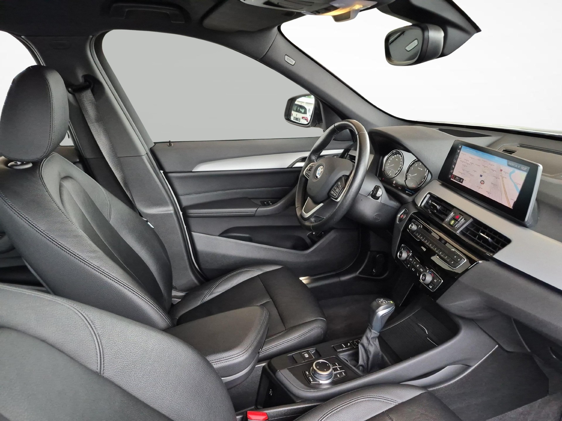 BMW X1 25e xDrive / Jetzt mit attraktivem 1.99% Leasing-image-10