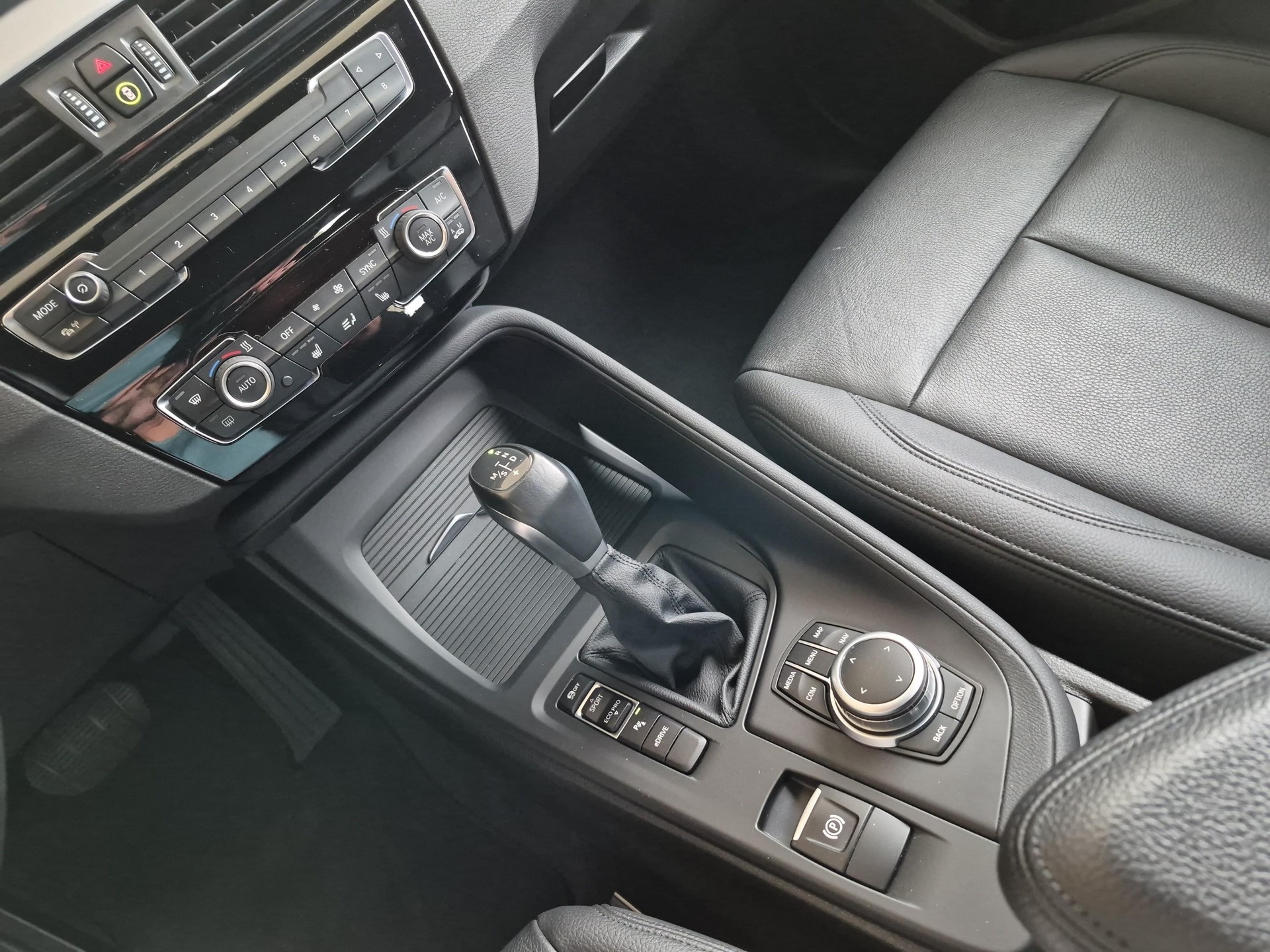 BMW X1 25e xDrive / Jetzt mit attraktivem 1.99% Leasing-image-16