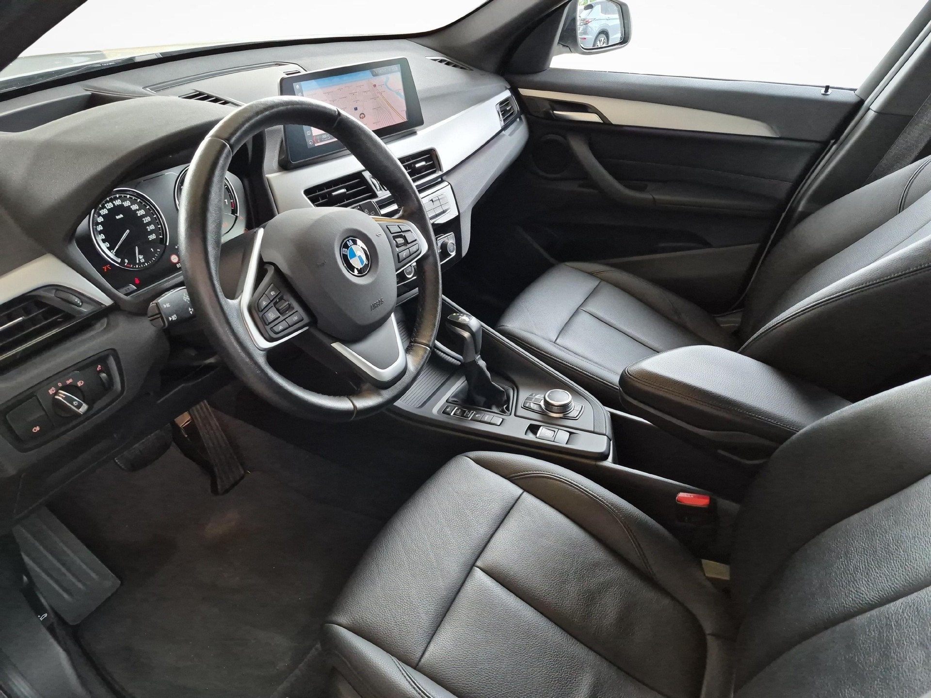 BMW X1 25e xDrive-image-13