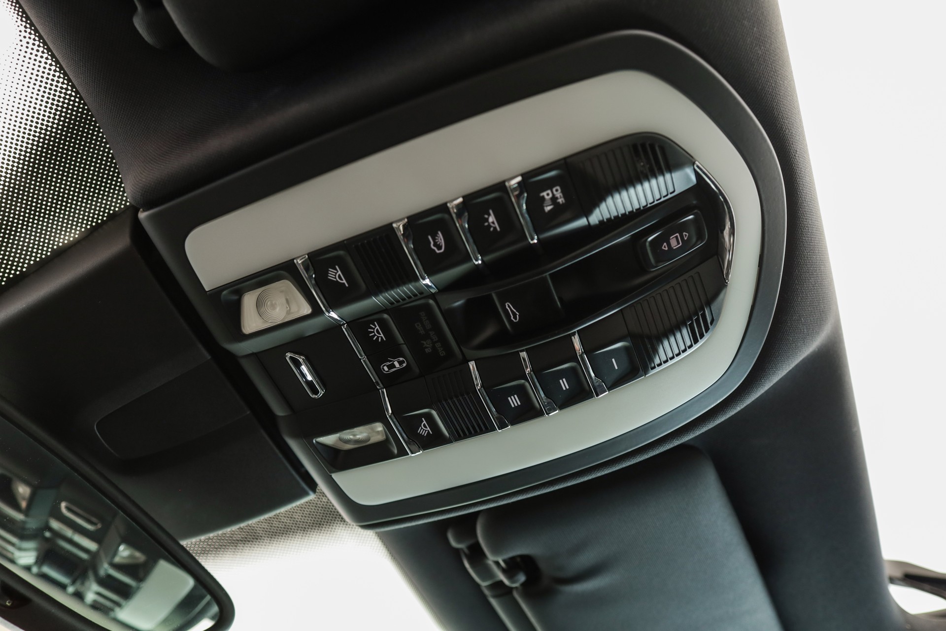 PORSCHE Cayenne S-image-18