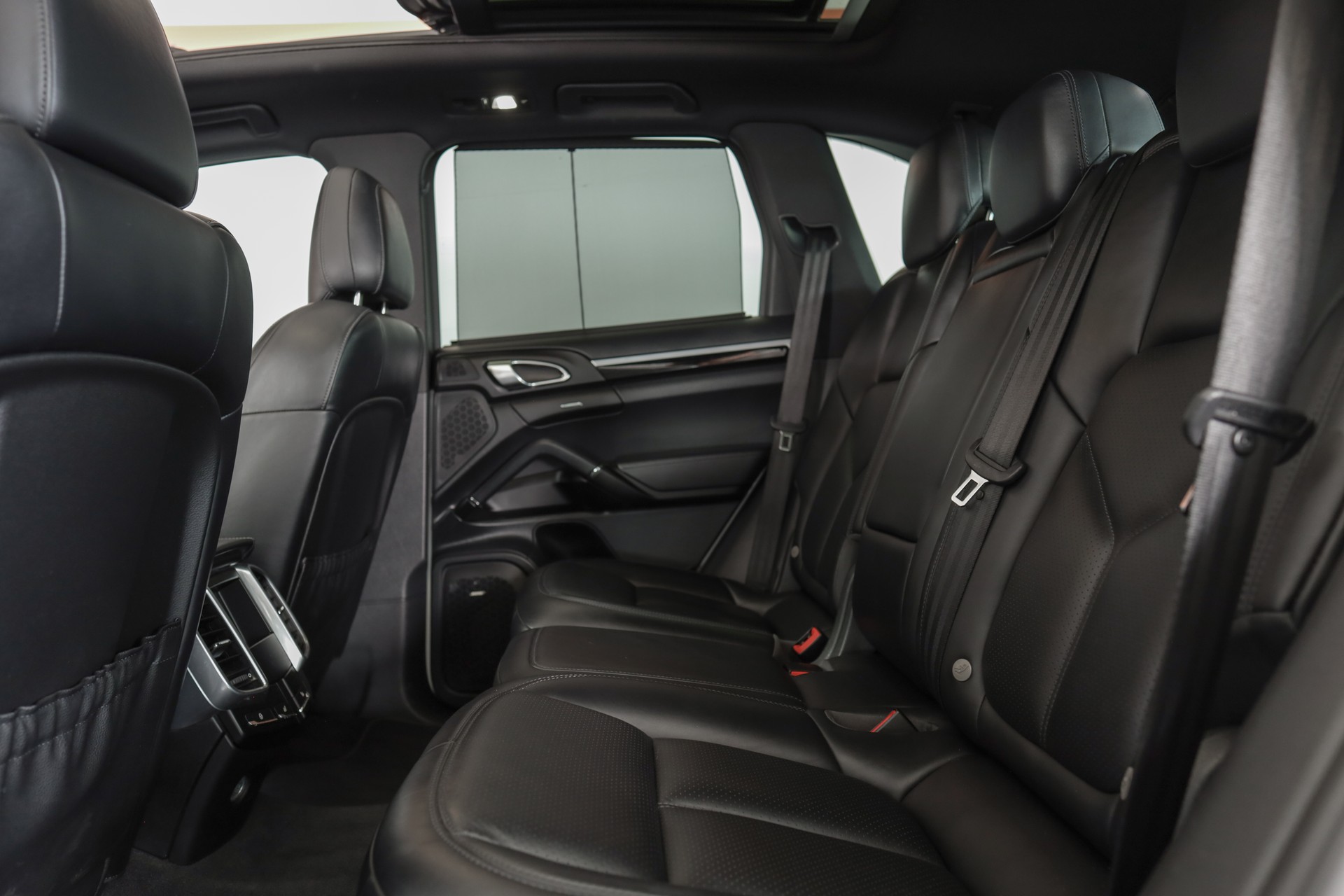 PORSCHE Cayenne S-image-11