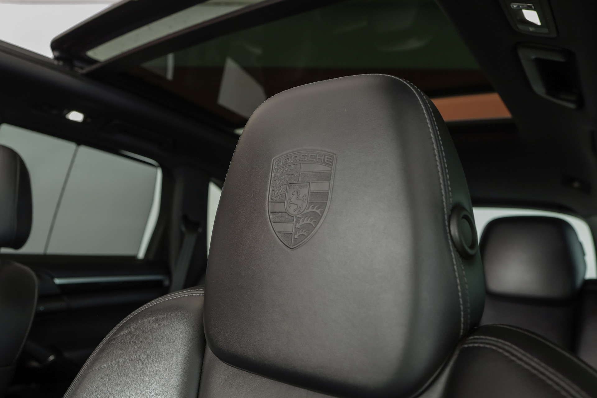 PORSCHE Cayenne S-image-12