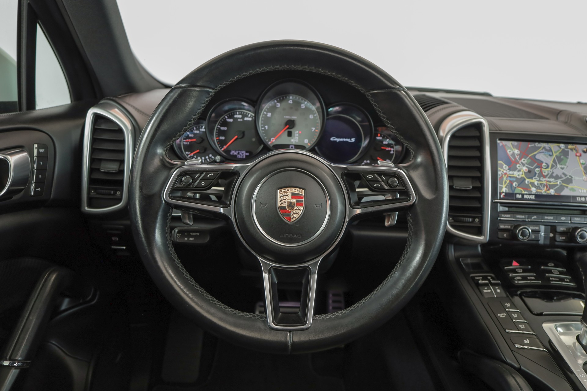 PORSCHE Cayenne S-image-8