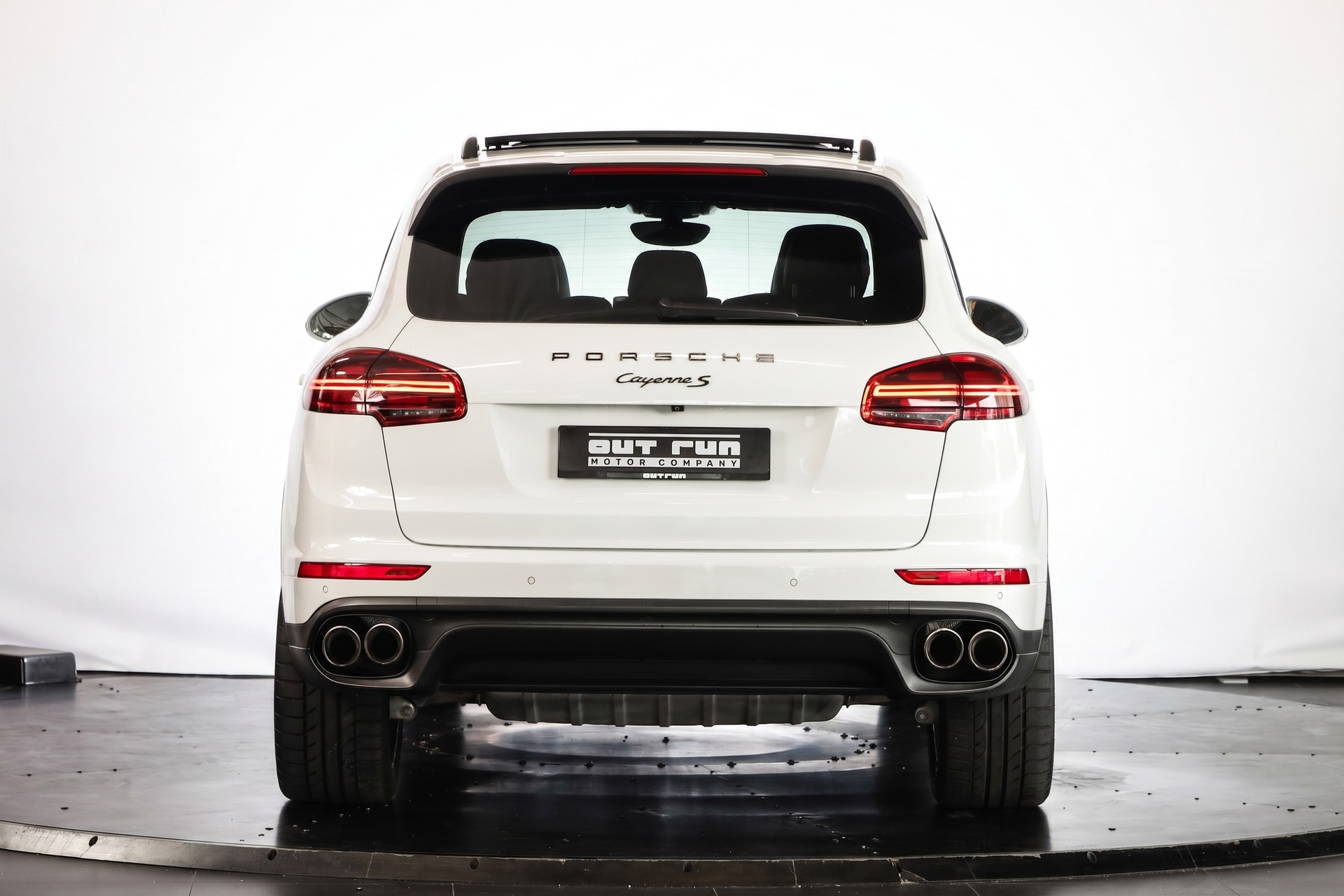 PORSCHE Cayenne S-showroom-element-2