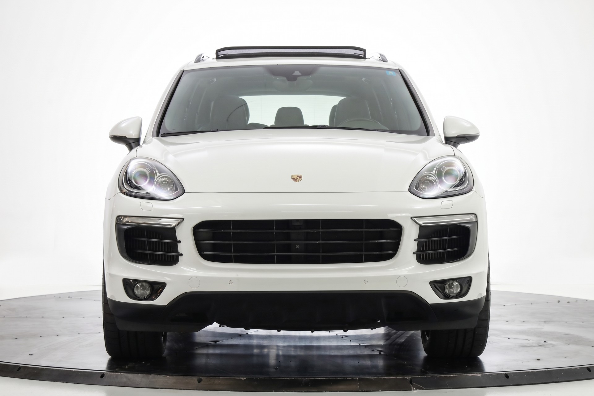 PORSCHE Cayenne S-showroom-element-1
