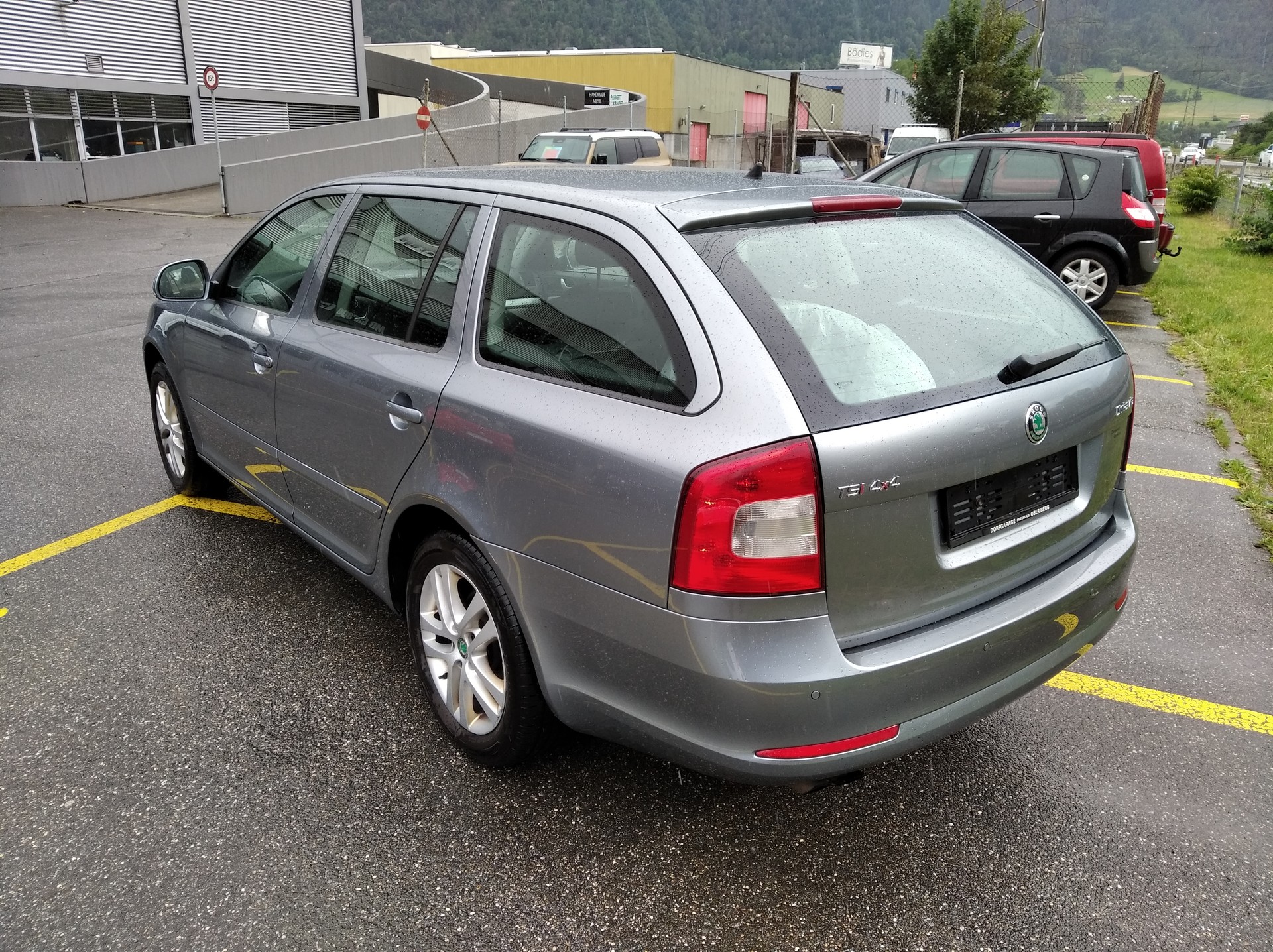 SKODA Octavia Combi 1.8 TSI Twenty 4x4-image-5