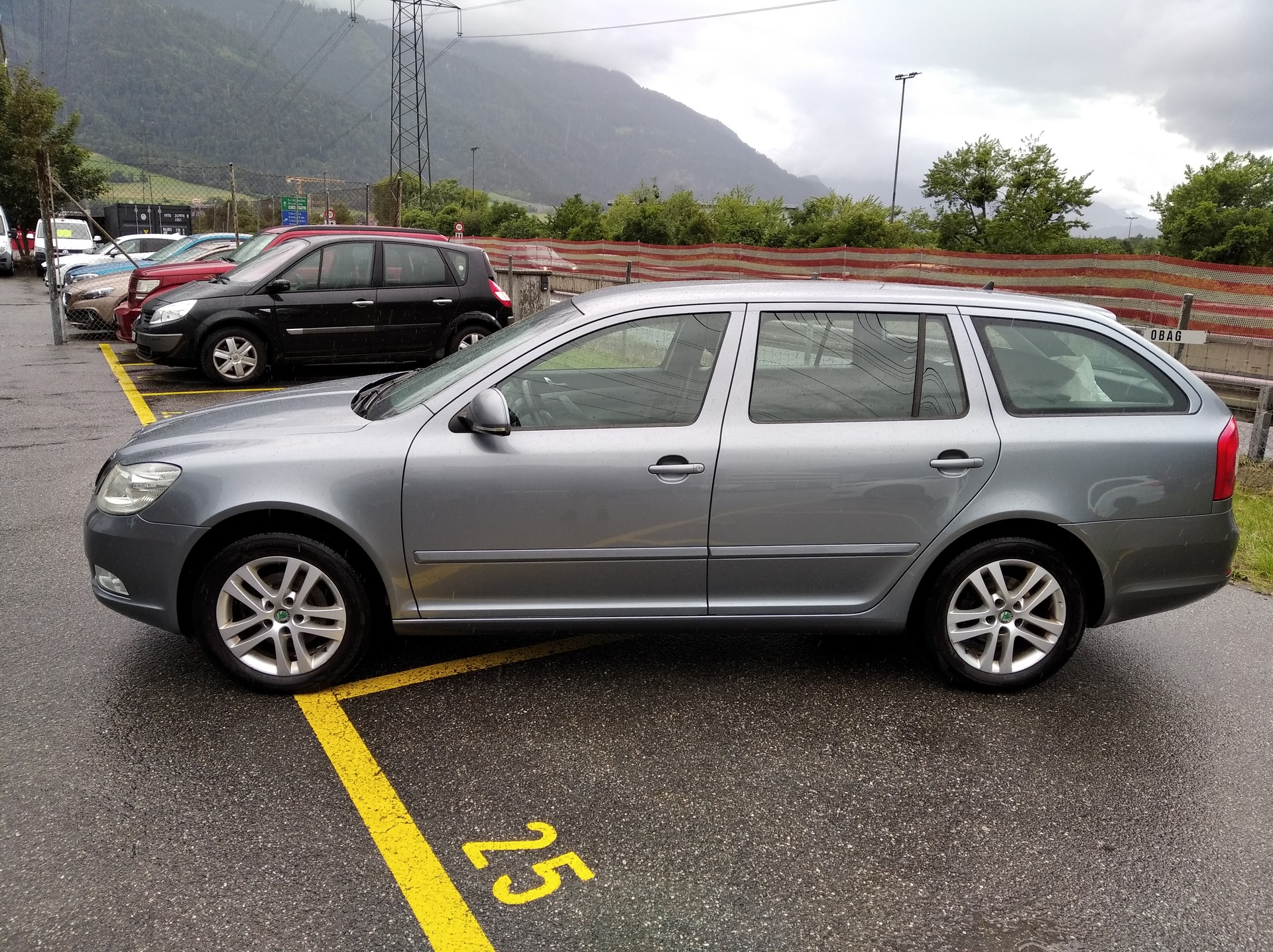 SKODA Octavia Combi 1.8 TSI Twenty 4x4-image-2