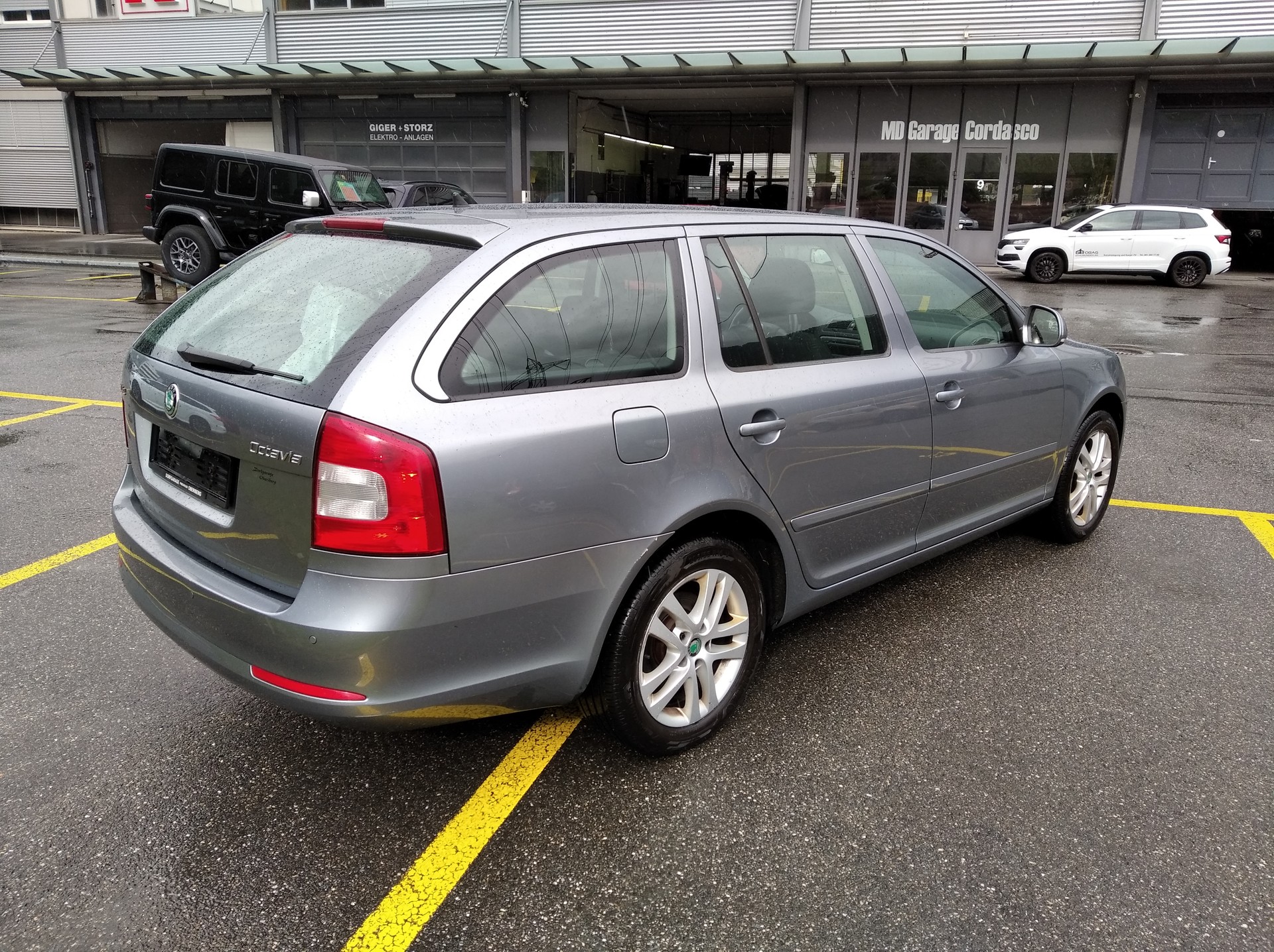 SKODA Octavia Combi 1.8 TSI Twenty 4x4-image-4