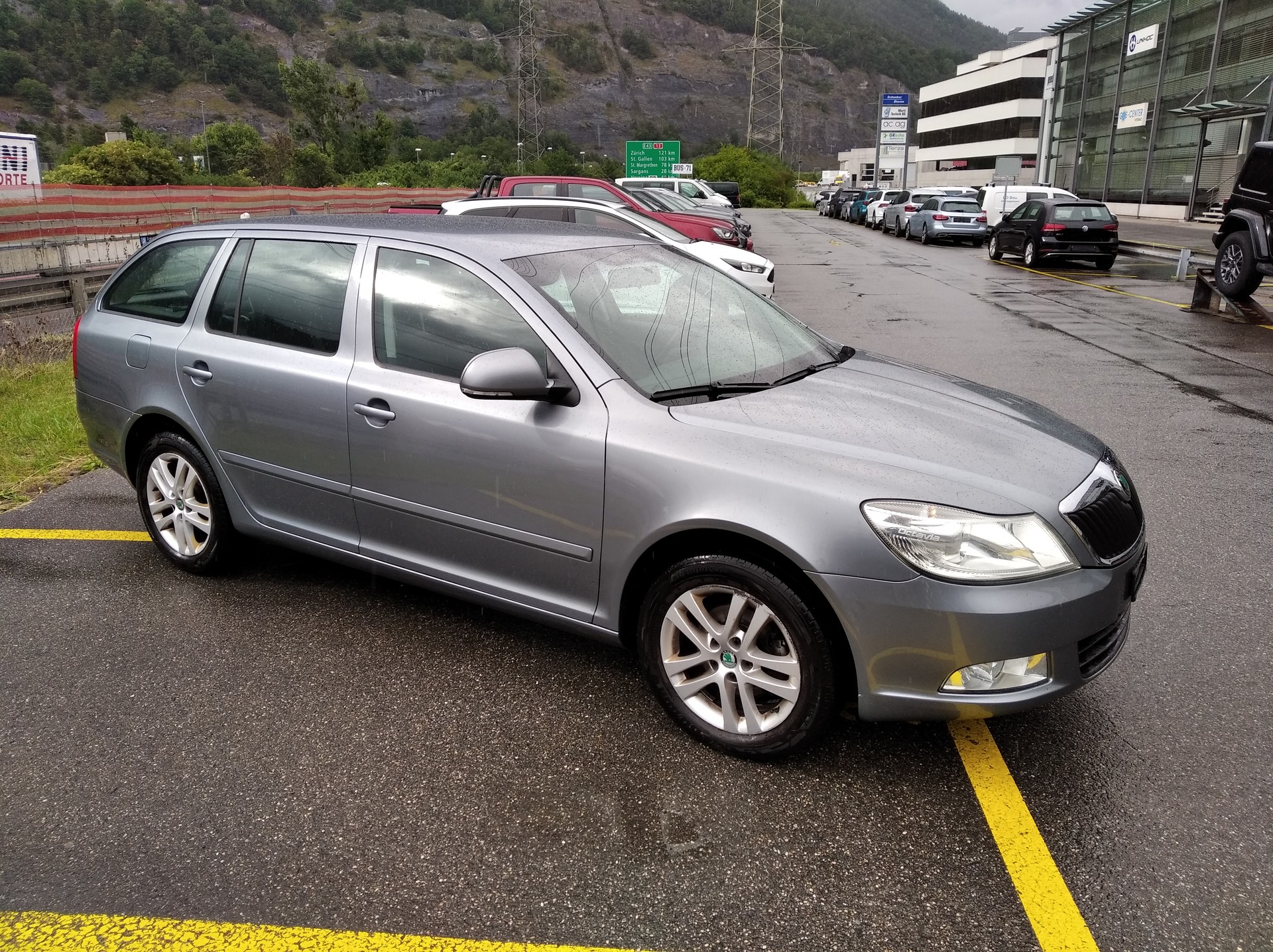 SKODA Octavia Combi 1.8 TSI Twenty 4x4-image-3