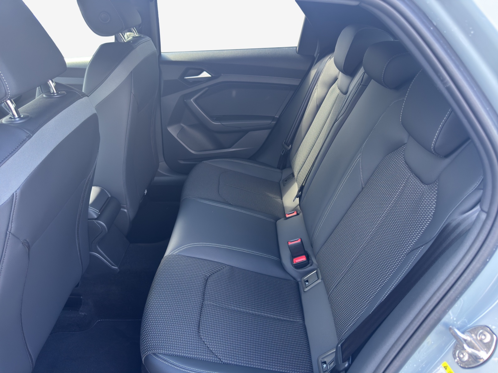 AUDI A1 Sportback 35 TFSI S Line S-tronic-image-11