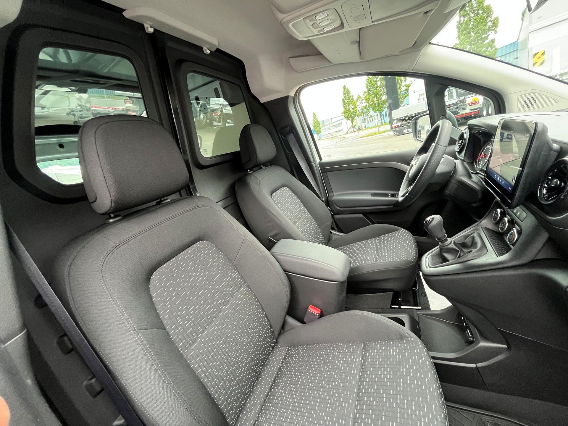 MERCEDES-BENZ Citan 112 Kaw. S 1.5 CDI Worker-image-12