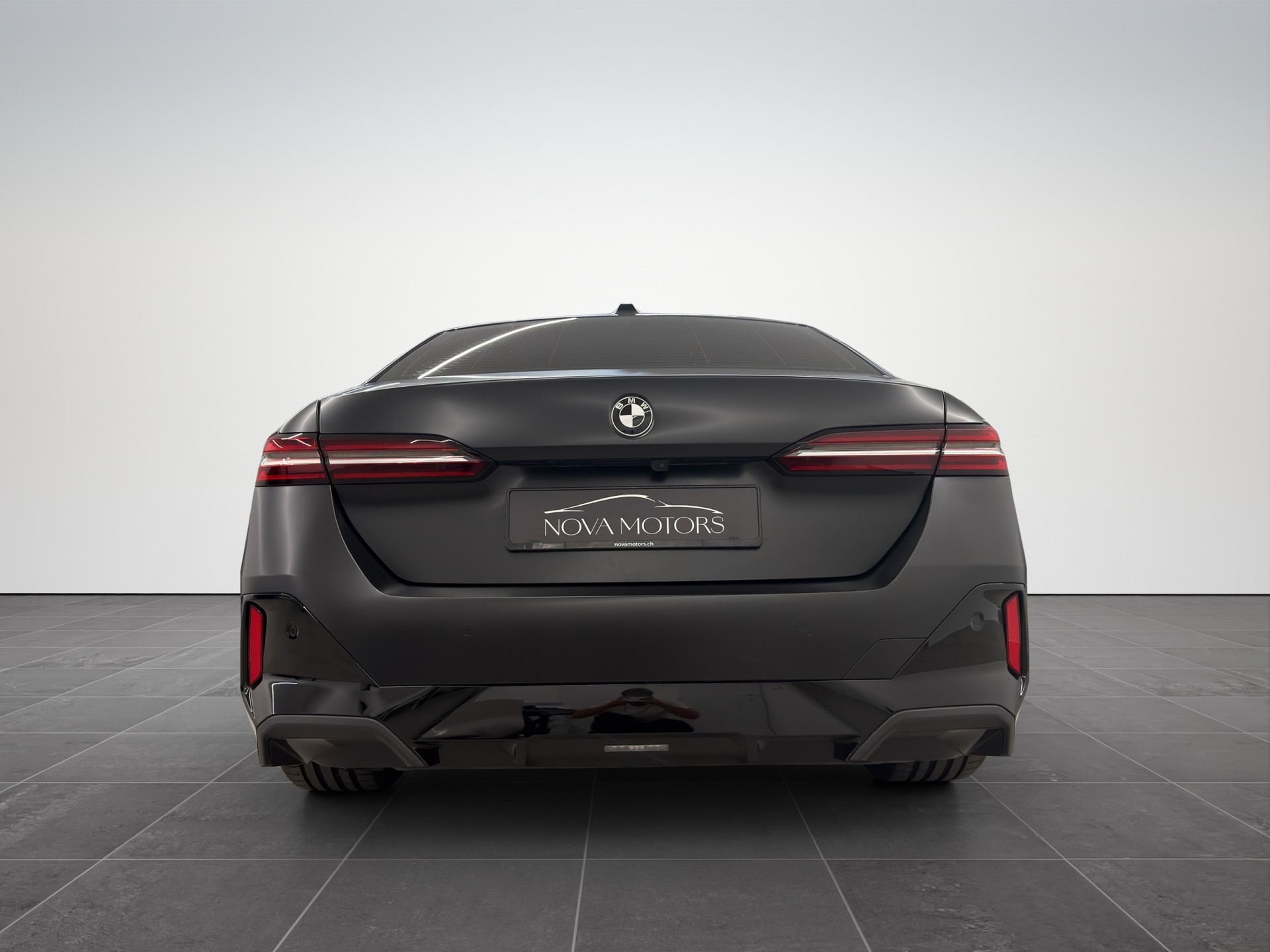 BMW 520d 48V M Sport Steptronic-image-4
