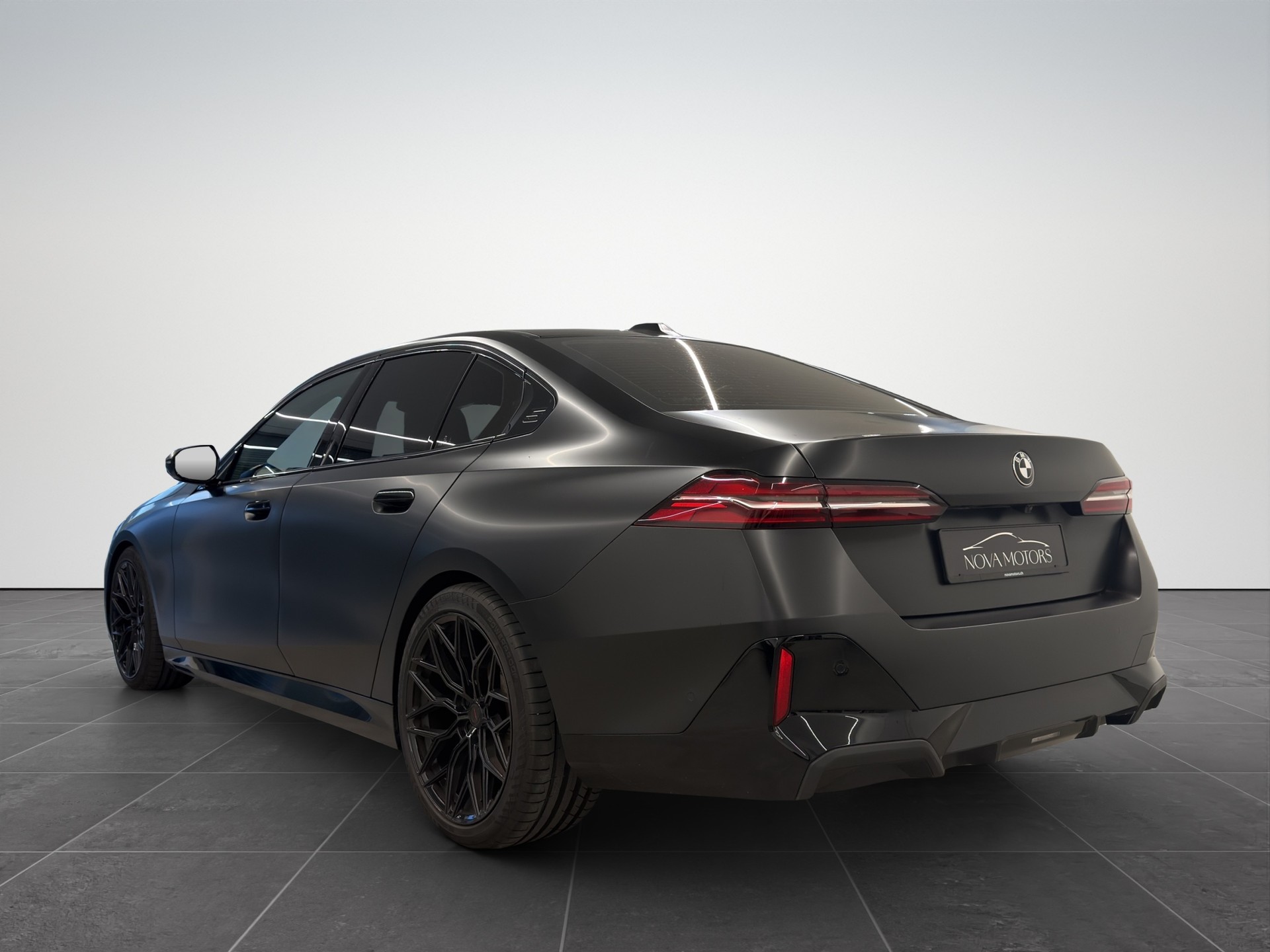 BMW 520d 48V M Sport Steptronic-image-3