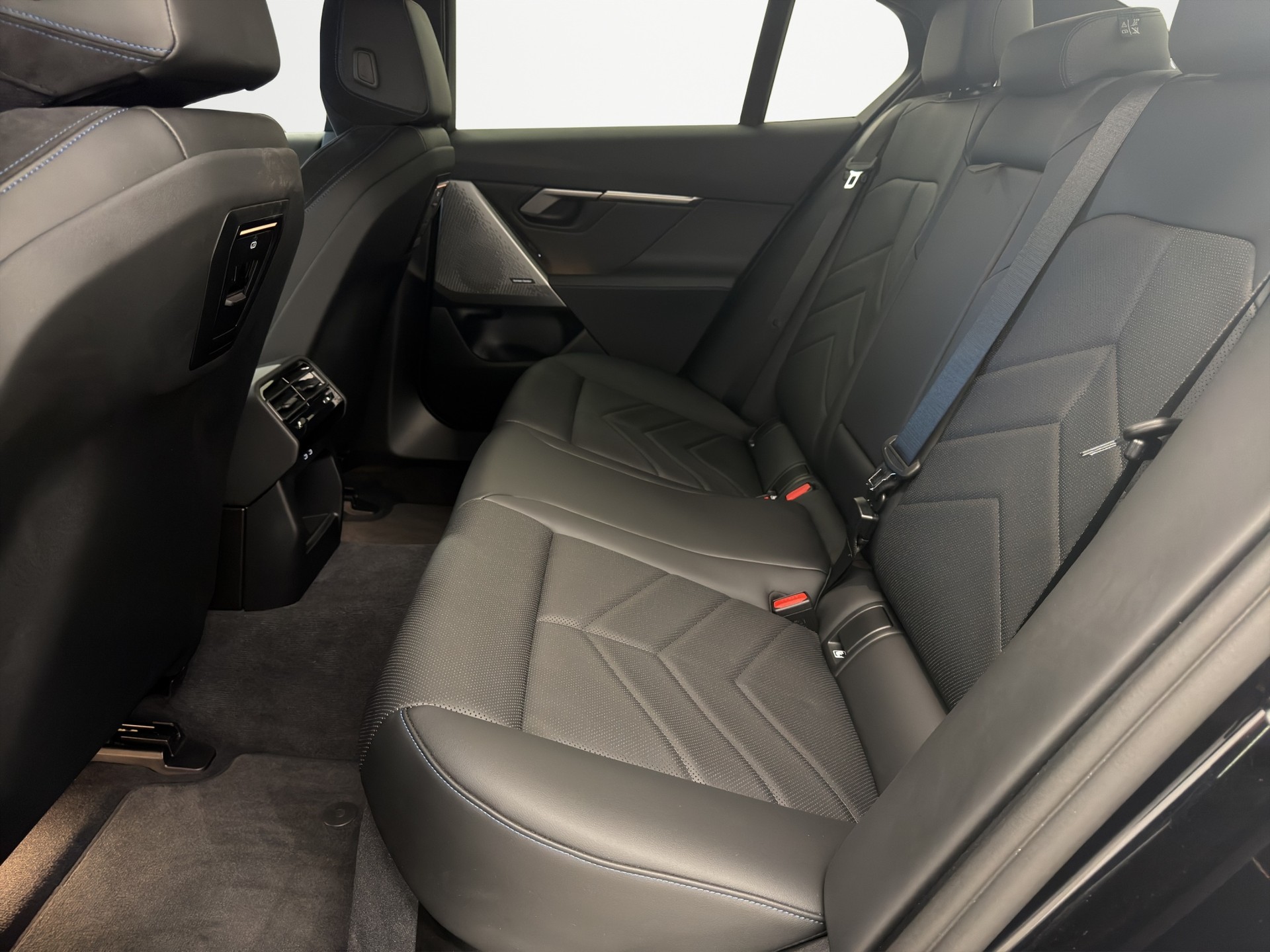 BMW 520d 48V M Sport Steptronic-image-11