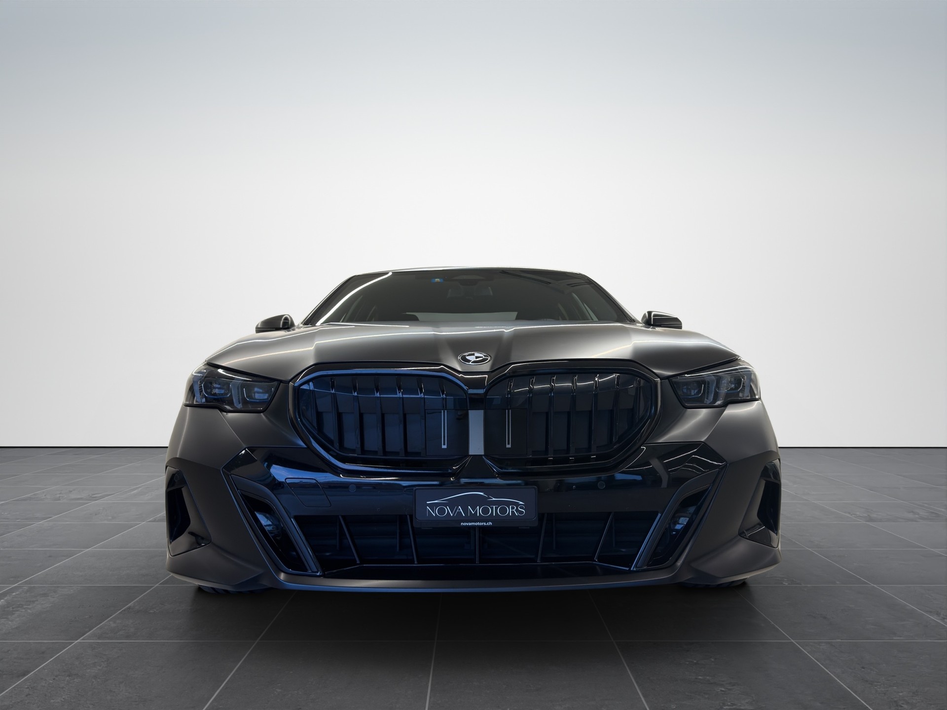 BMW 520d 48V M Sport Steptronic-image-1