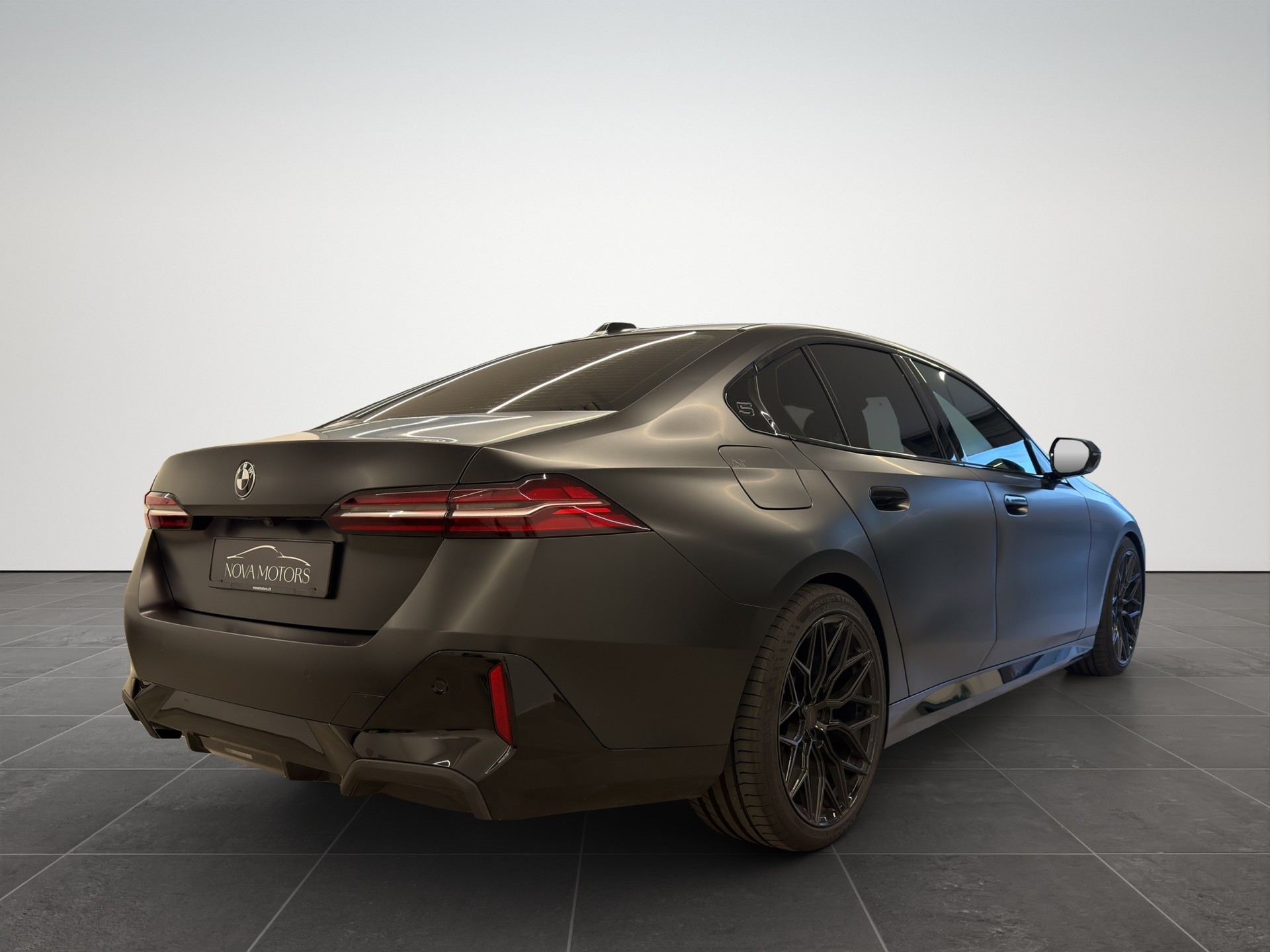 BMW 520d 48V M Sport Steptronic-image-5