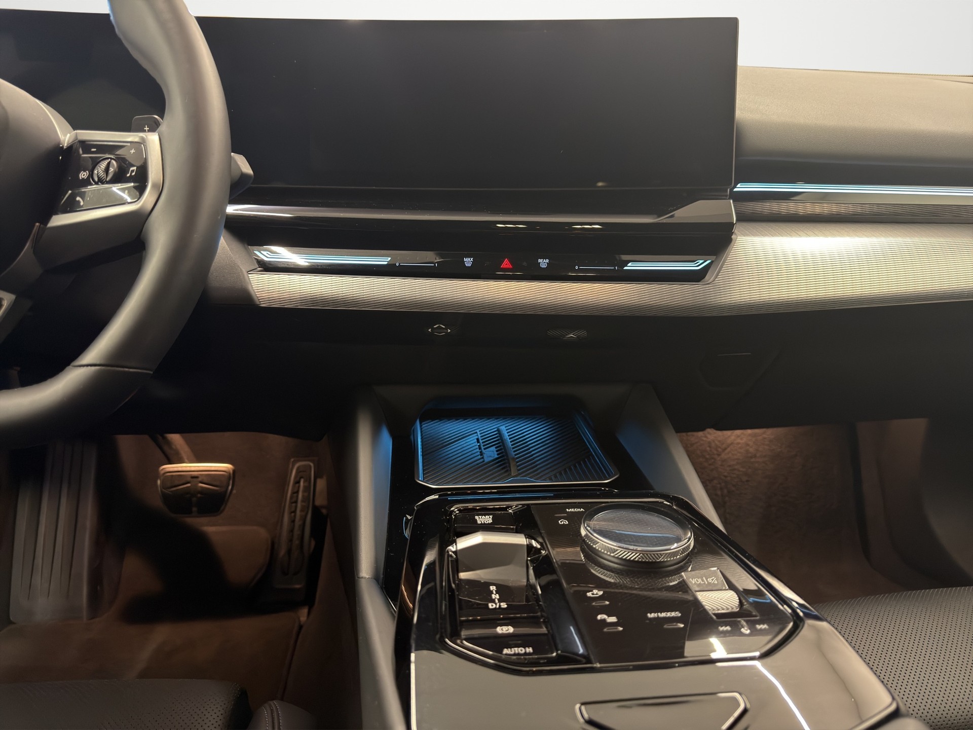 BMW 520d 48V M Sport Steptronic-image-12