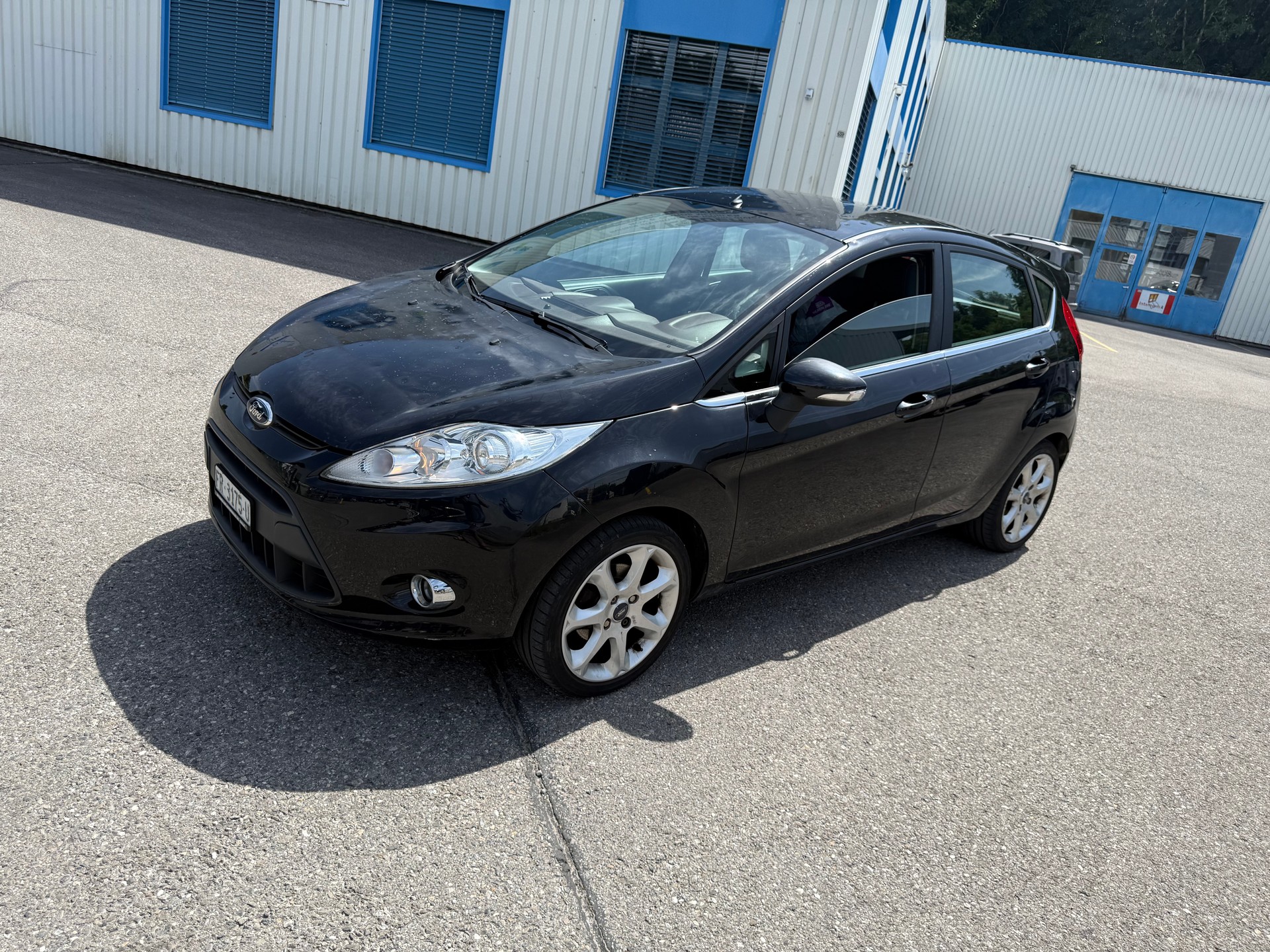 FORD Fiesta 1.4 16V Titanium-image-0