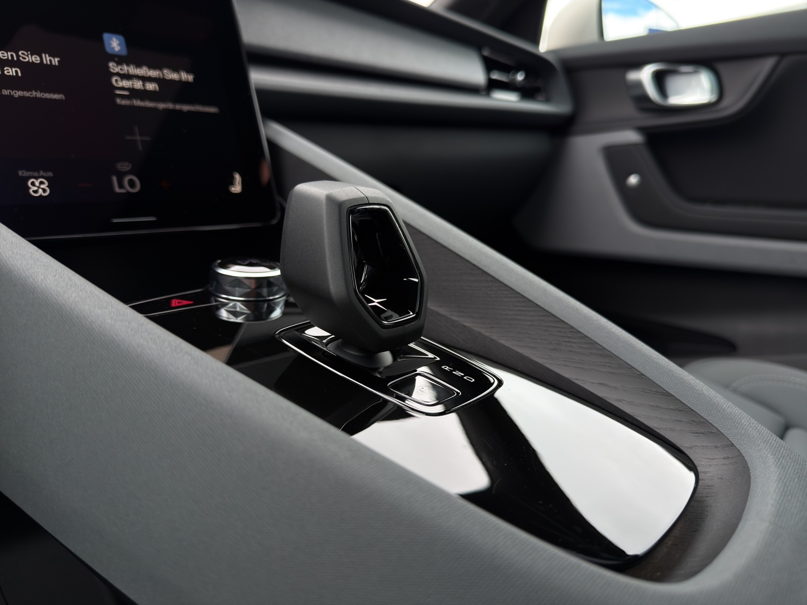 POLESTAR 2 Long Range Dual Motor-image-12