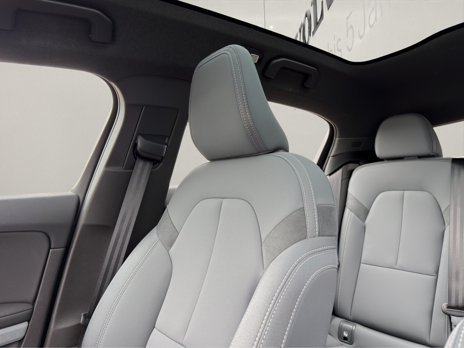 POLESTAR 2 Long Range Dual Motor-image-16