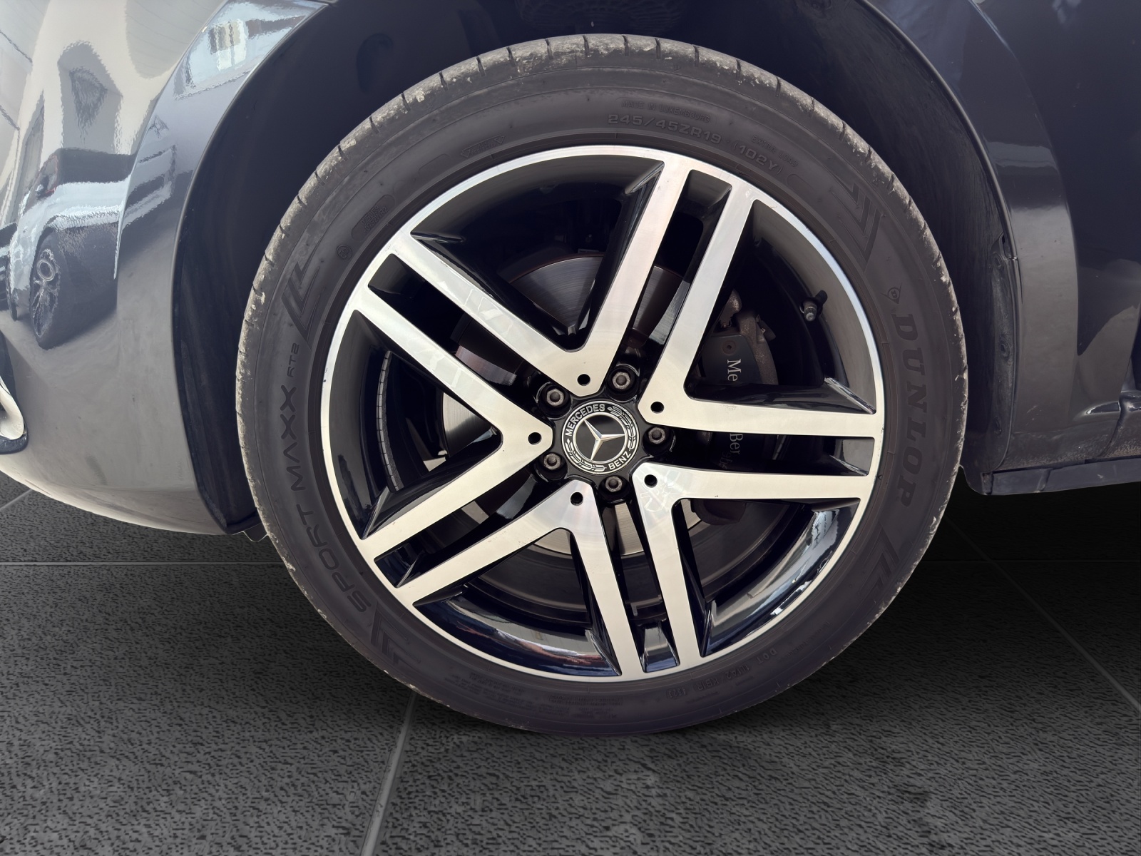 MERCEDES-BENZ V 300 d lang Swiss Edition 4Matic 9G-Tronic-image-10