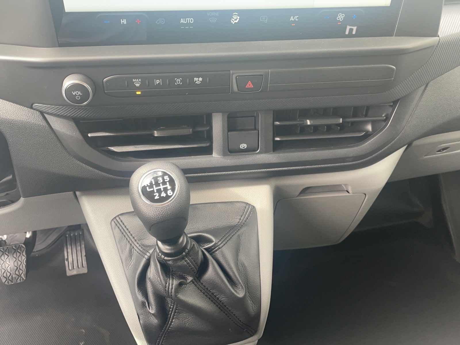 FORD Transit C Van 300 L1 2.0 EcoBlue 136 Trend-image-8