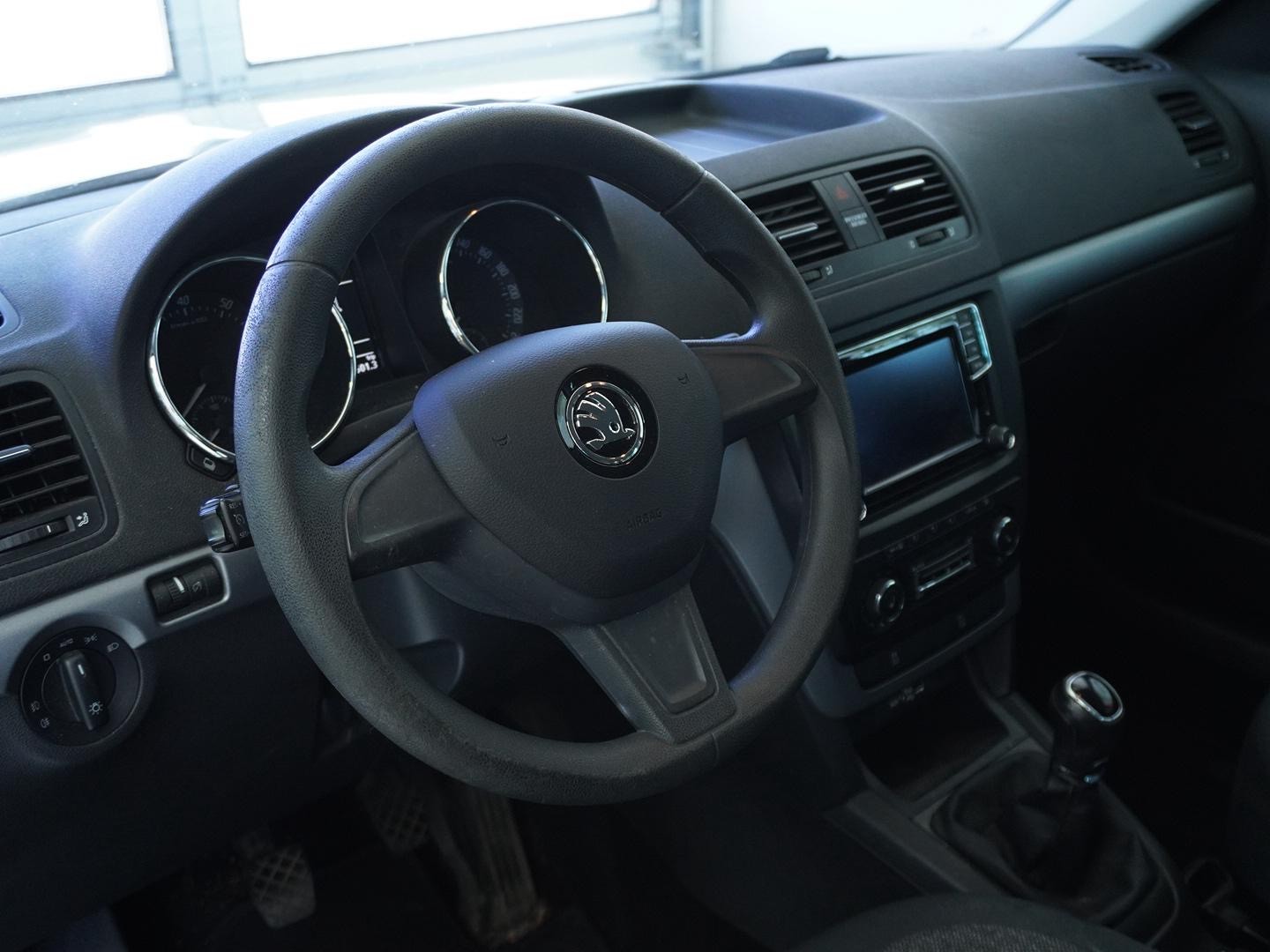 SKODA Yeti 1.8 TSI Active 4x4-image-2