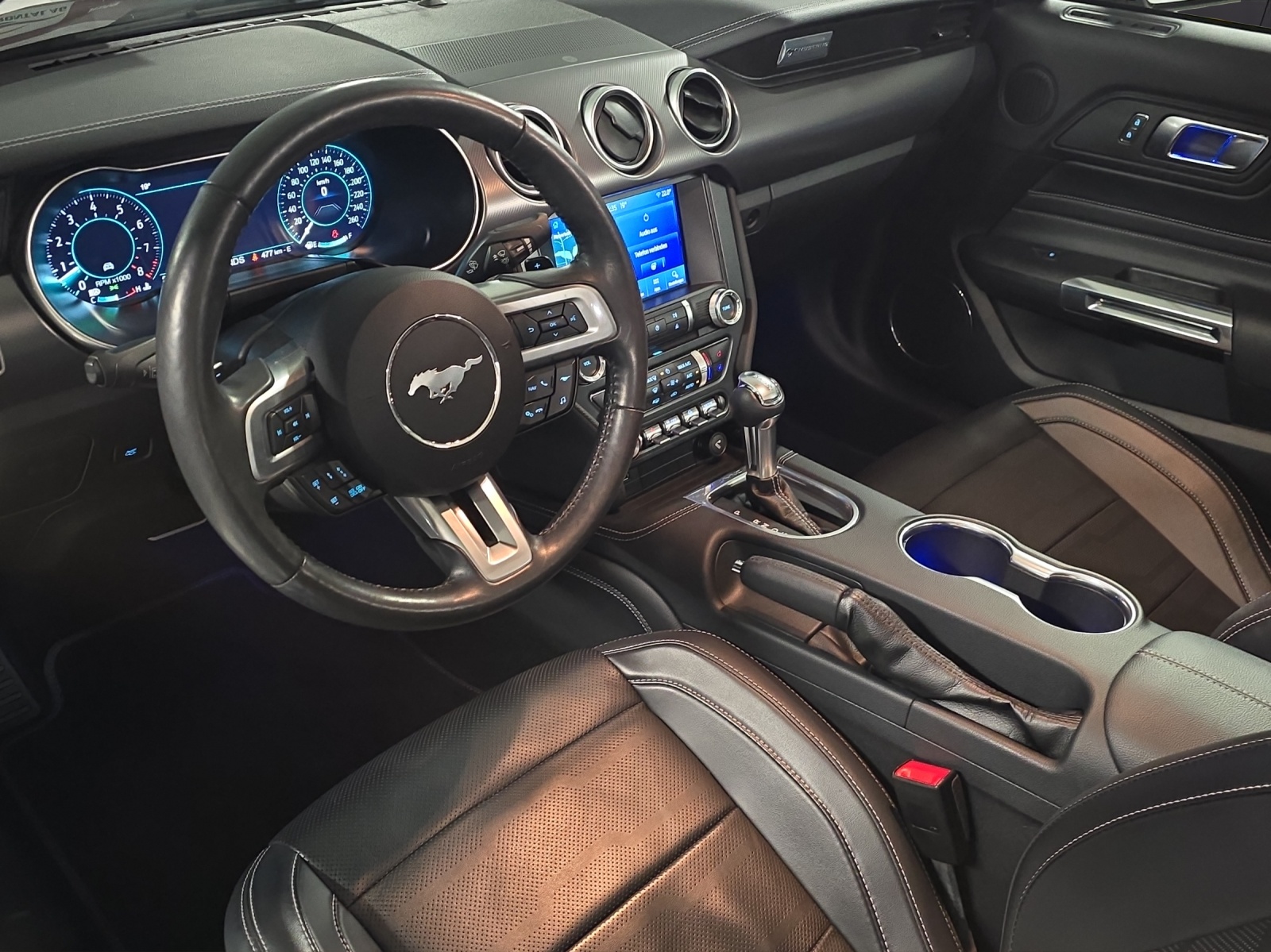 FORD Mustang Convertible 5.0 V8 GT Automat-image-9