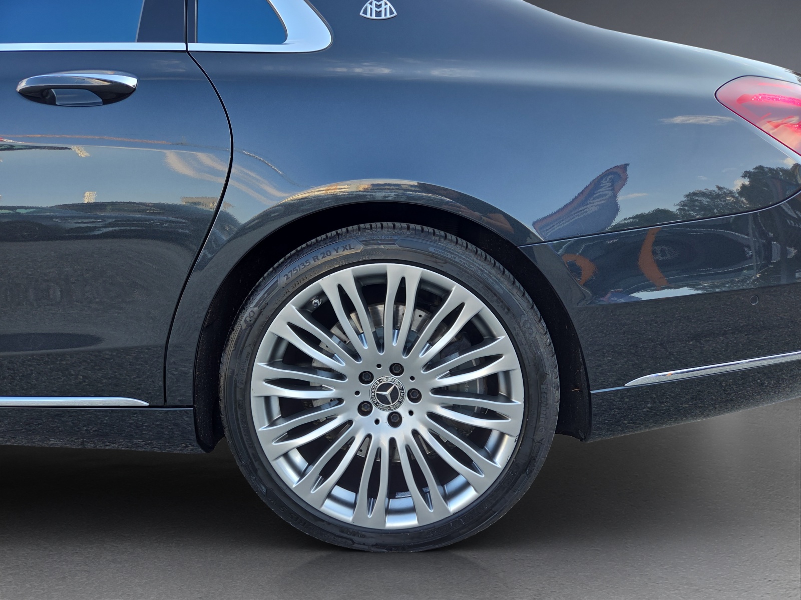 MERCEDES-BENZ S 560 Maybach 4Matic-image-5