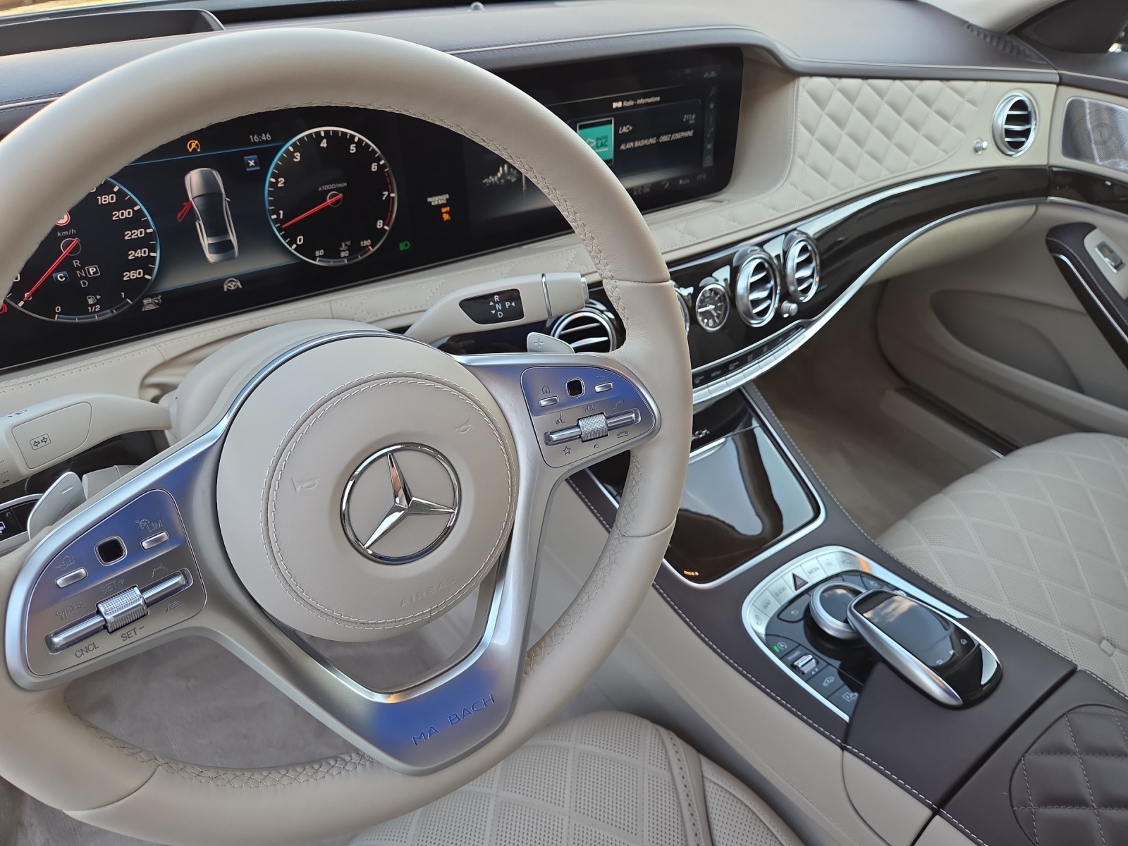 MERCEDES-BENZ S 560 Maybach 4Matic-image-14