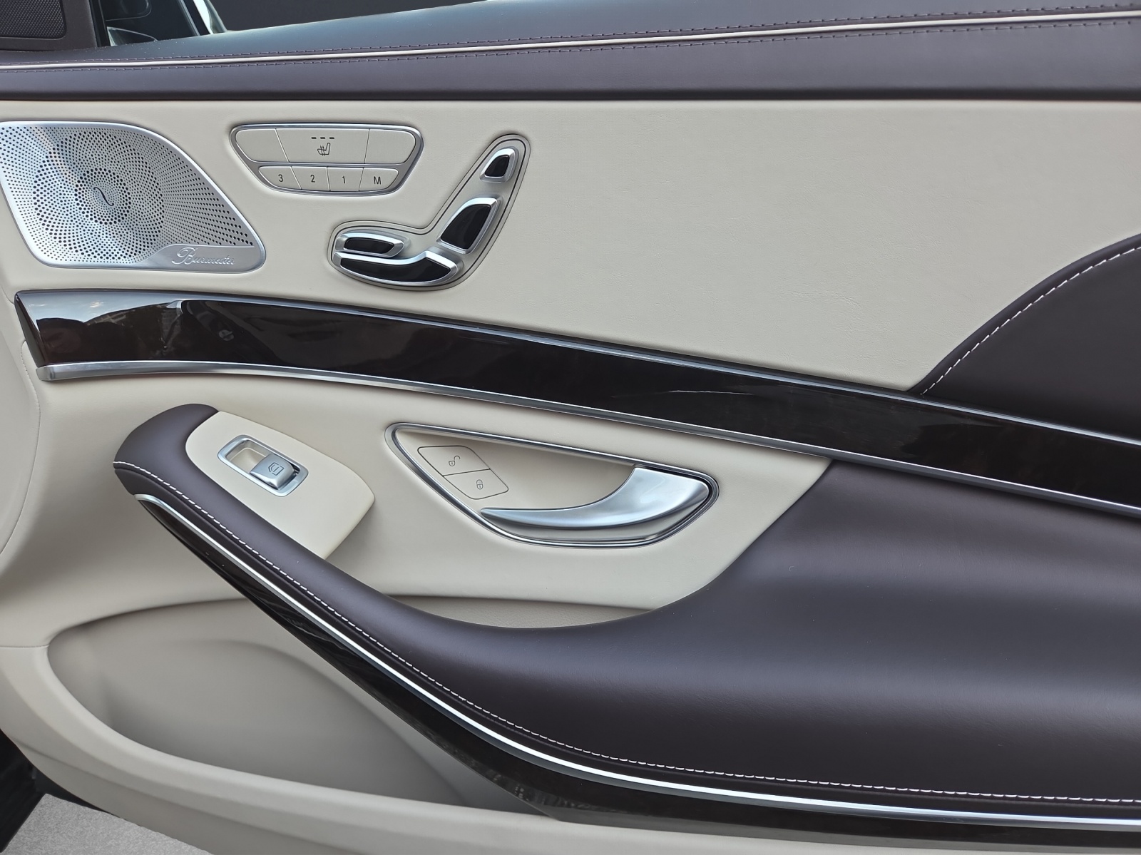 MERCEDES-BENZ S 560 Maybach 4Matic-image-10