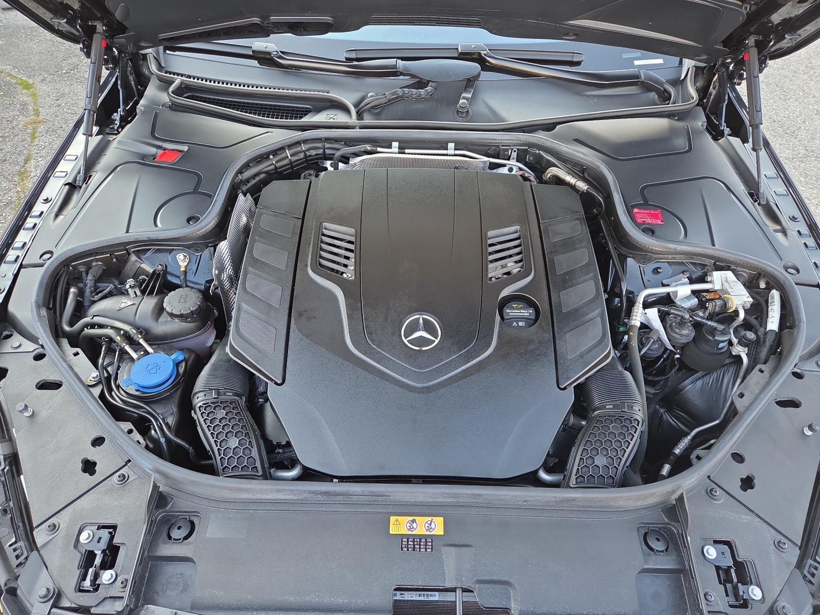 MERCEDES-BENZ S 560 Maybach 4Matic-image-25